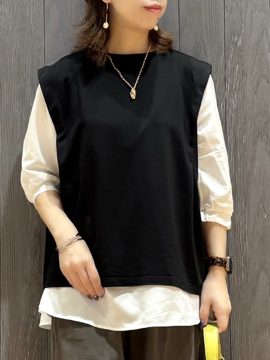 meiさんの「SHOO･LA･RUE｜【UVカット/接触冷感】上品に涼し気 とろみタックノースリーブトップス」を使ったコーディネート