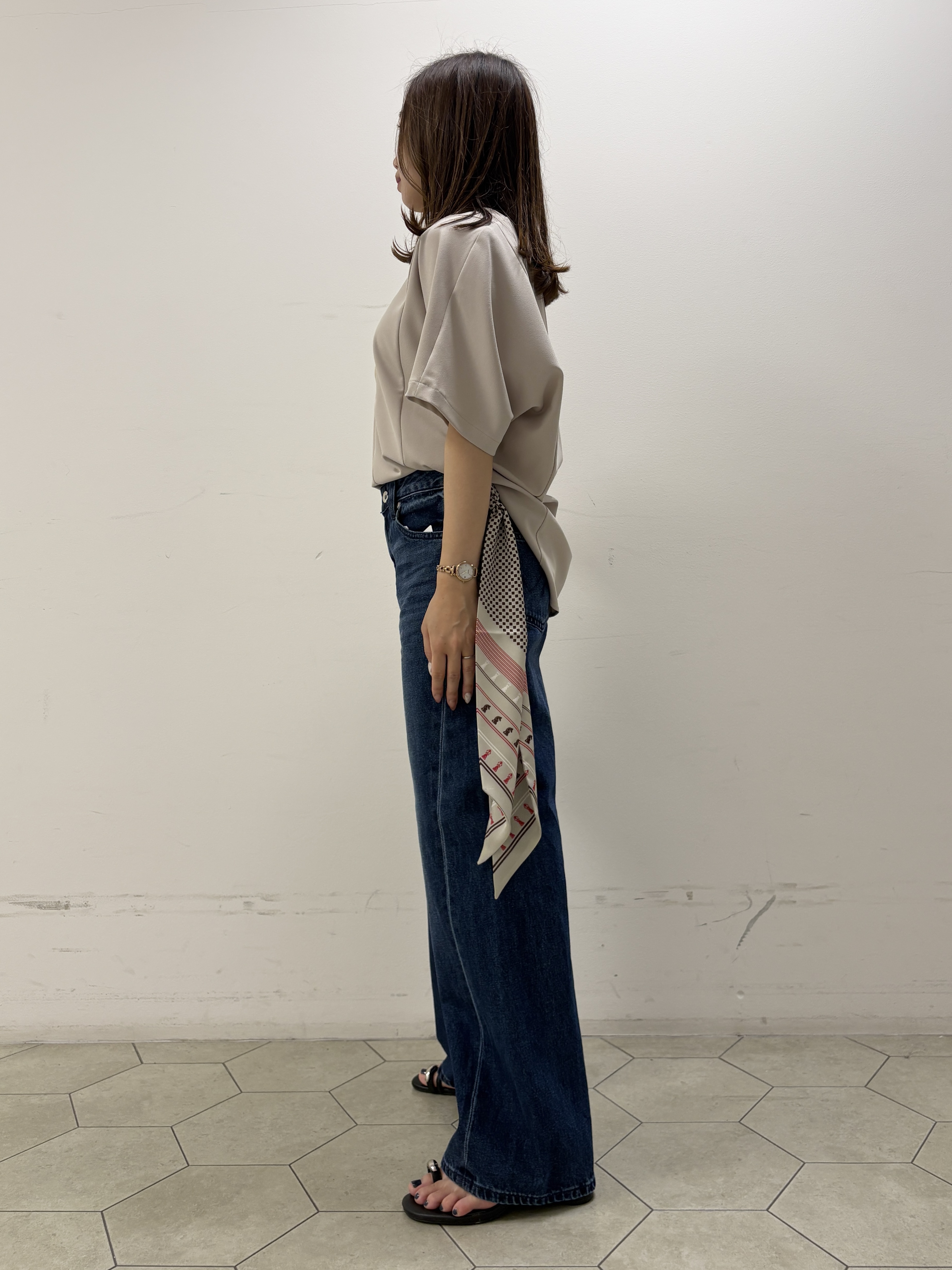 kahoさんの「INDIVI｜【体型＆二の腕カバー/着る日傘】ドルマントップス」を使ったコーディネート