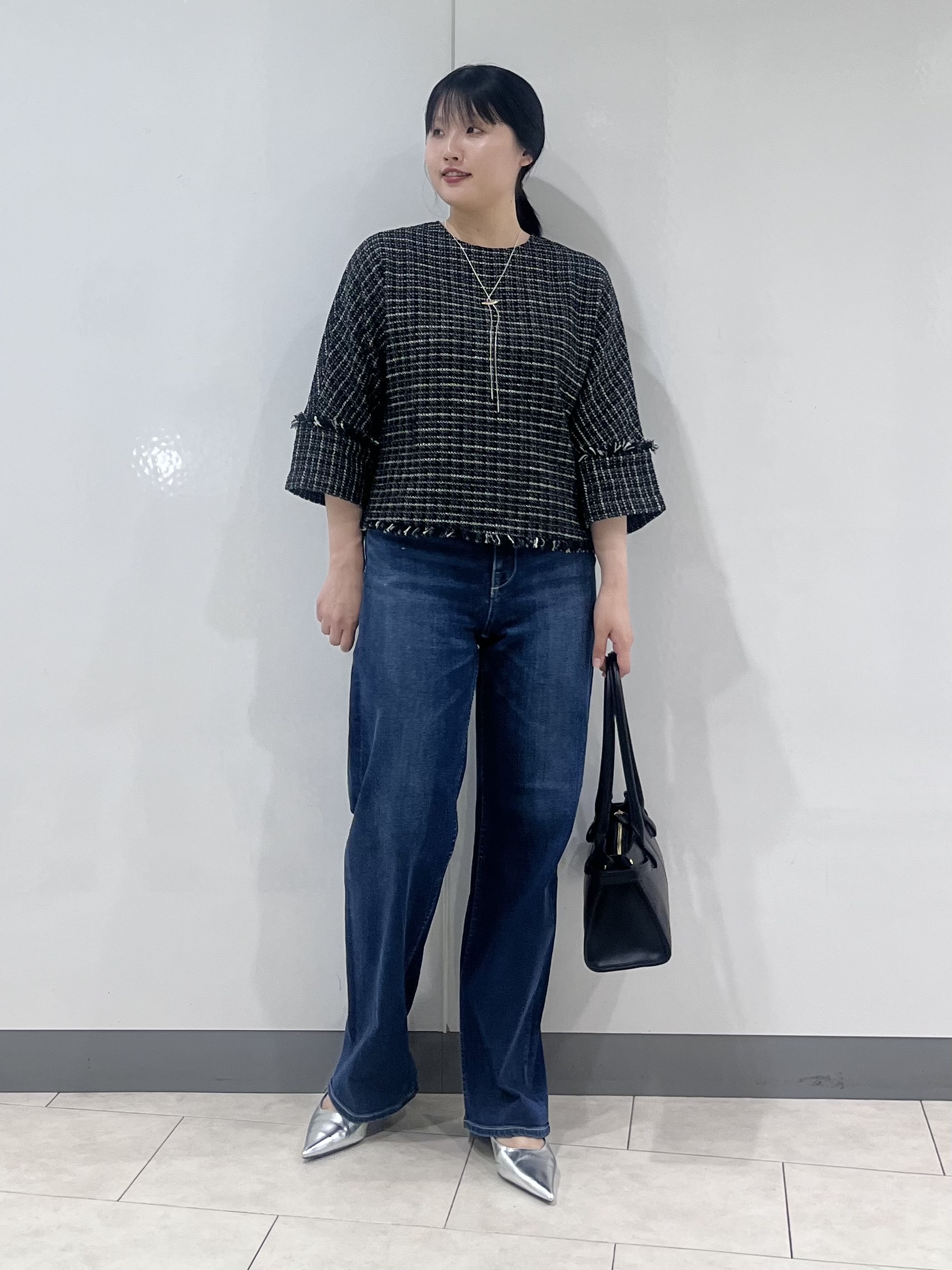 hasuさんの「INDIVI｜【華やか／1枚でサマになる】上品ツイードブラウス」を使ったコーディネート