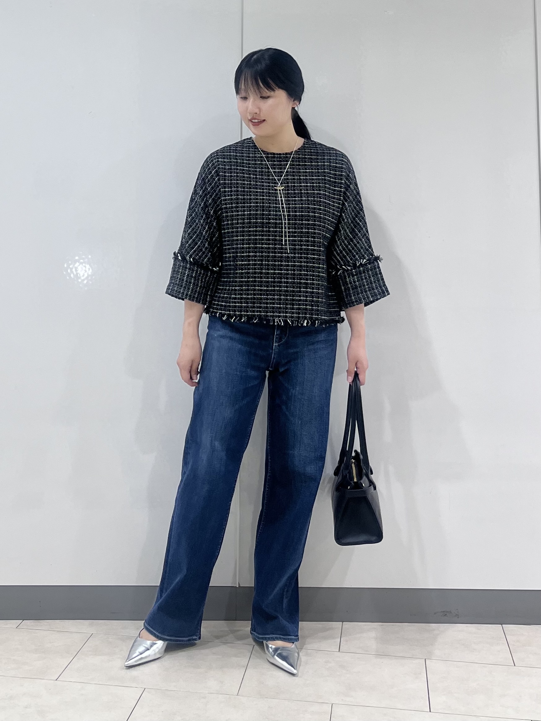 hasuさんの「INDIVI｜【華やか／1枚でサマになる】上品ツイードブラウス」を使ったコーディネート