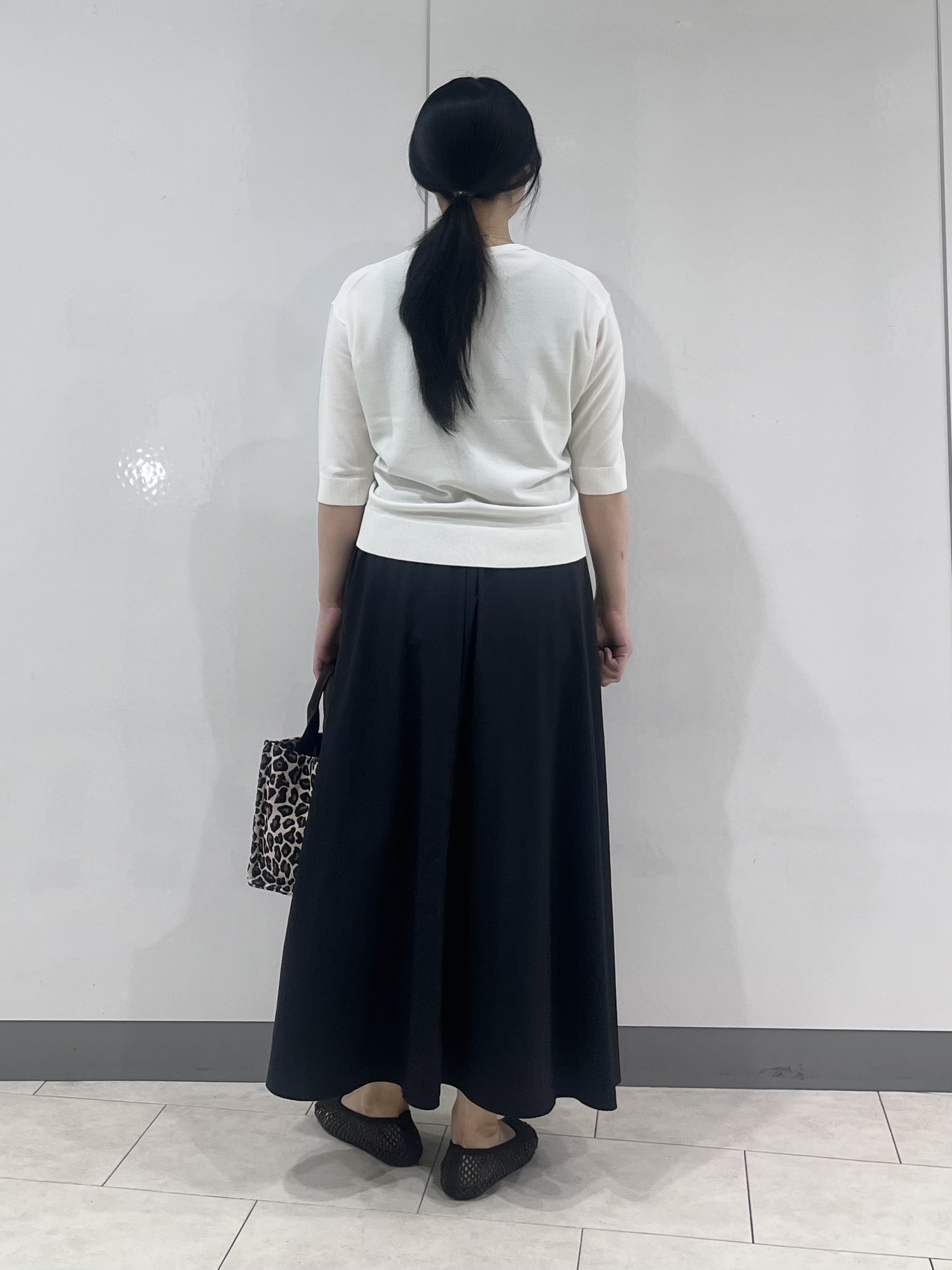 hasuさんの「INDIVI｜【2点セット】5分袖ニット＆カーディガン きれいめアンサンブルニット」を使ったコーディネート