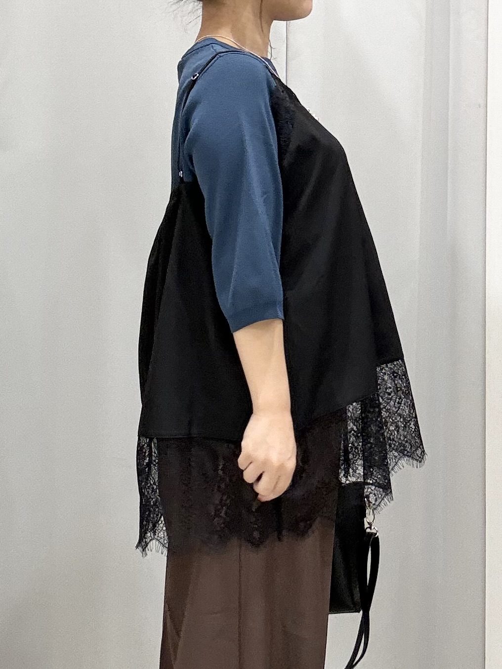 shioさんの「SHOO･LA･RUE｜【洗濯機可/S-LL】体型カバーしながらこなれ見え レース付きキャミソール」を使ったコーディネート