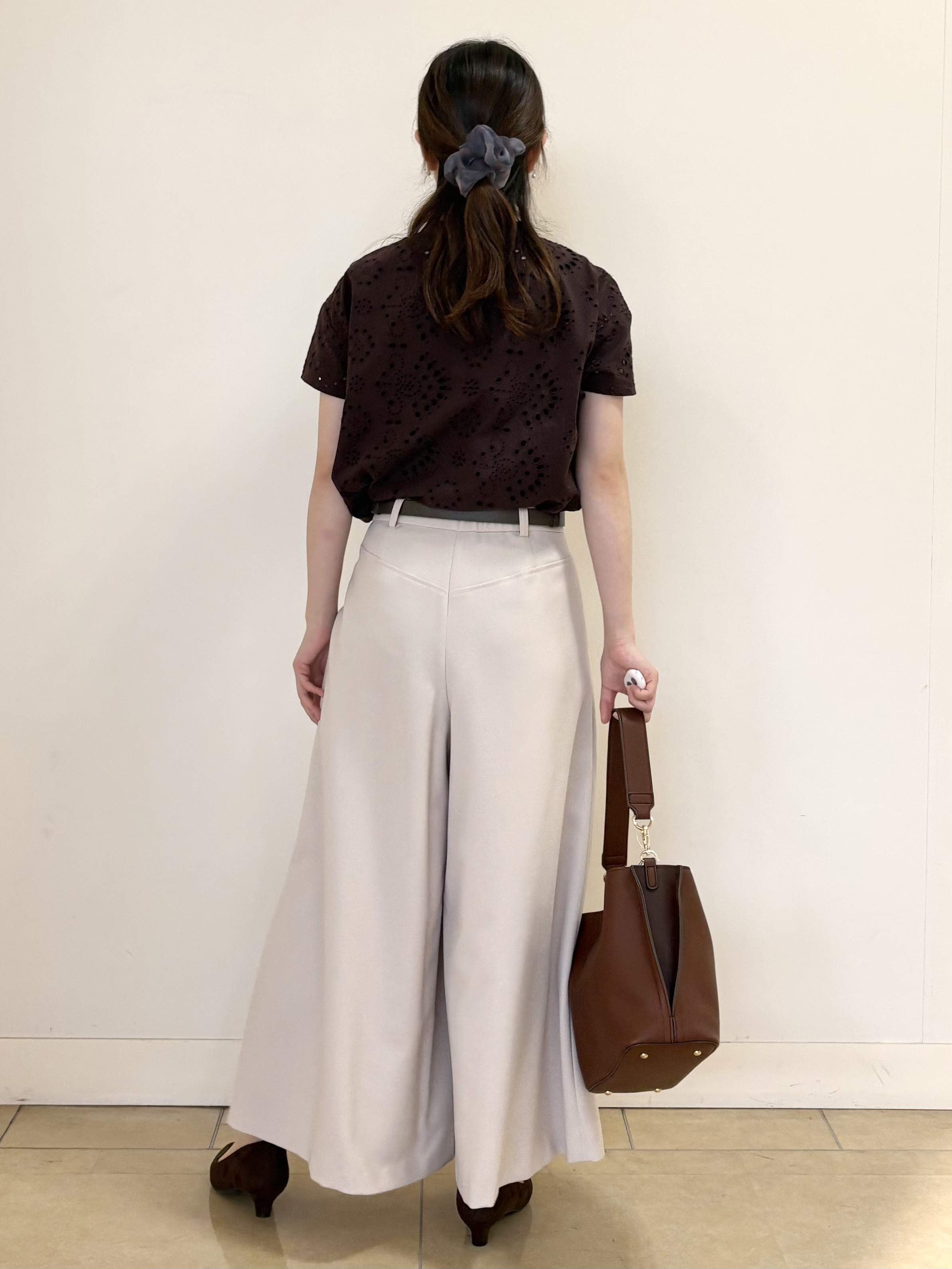 mikiさんの「Reflect｜【通勤◎】カットワーク刺繍レース シャツブラウス」を使ったコーディネート