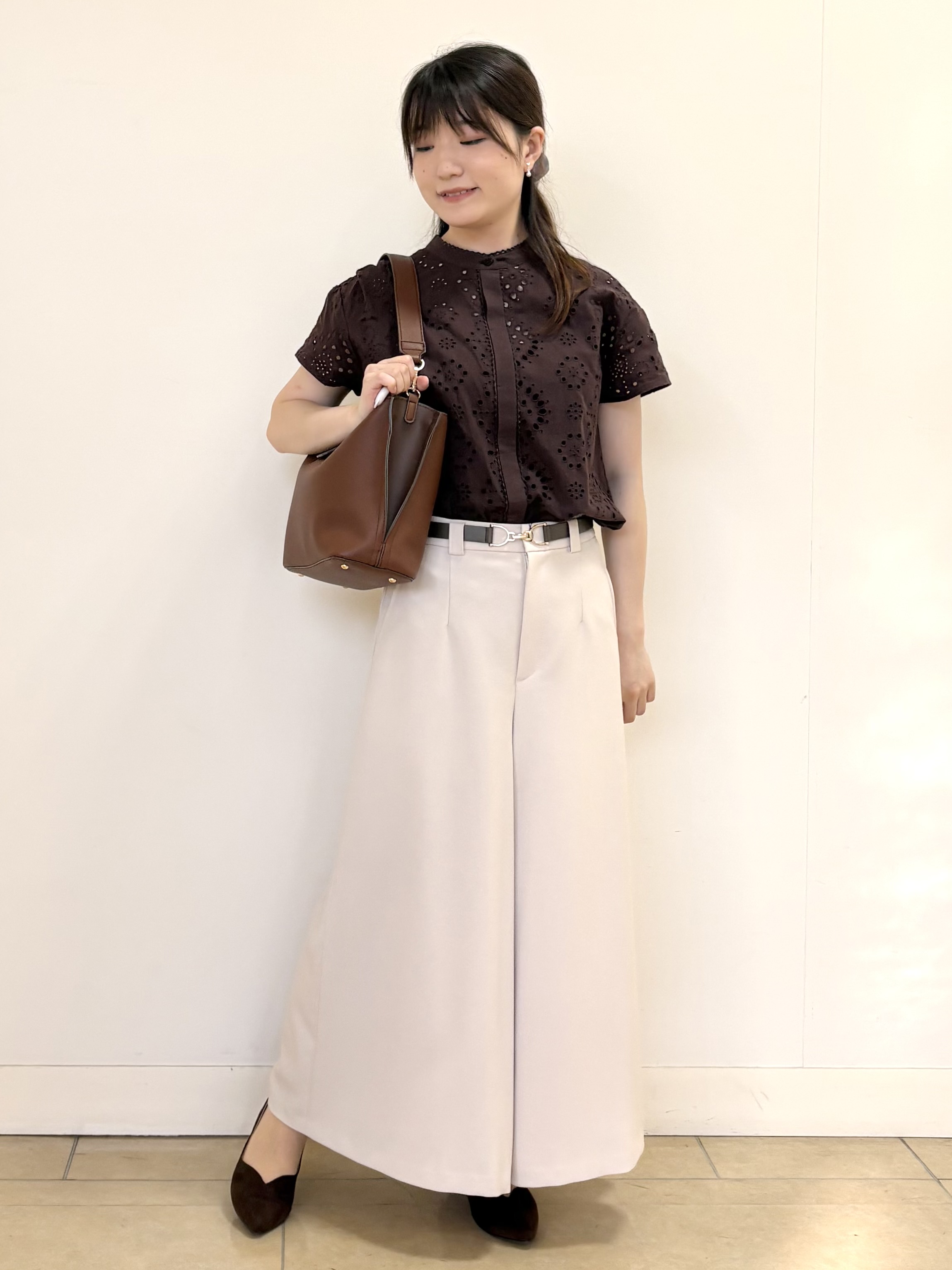 mikiさんの「Reflect｜【通勤◎】カットワーク刺繍レース シャツブラウス」を使ったコーディネート