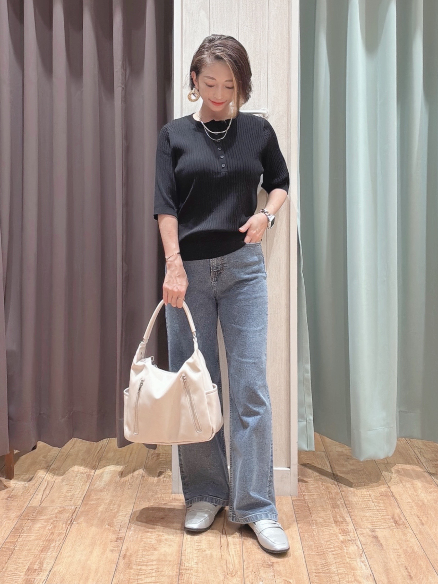 aaamiさんの「SHOO･LA･RUE｜【洗濯機可/体型カバー】程よい透け感の ゆるシア―シャツパーカ」を使ったコーディネート