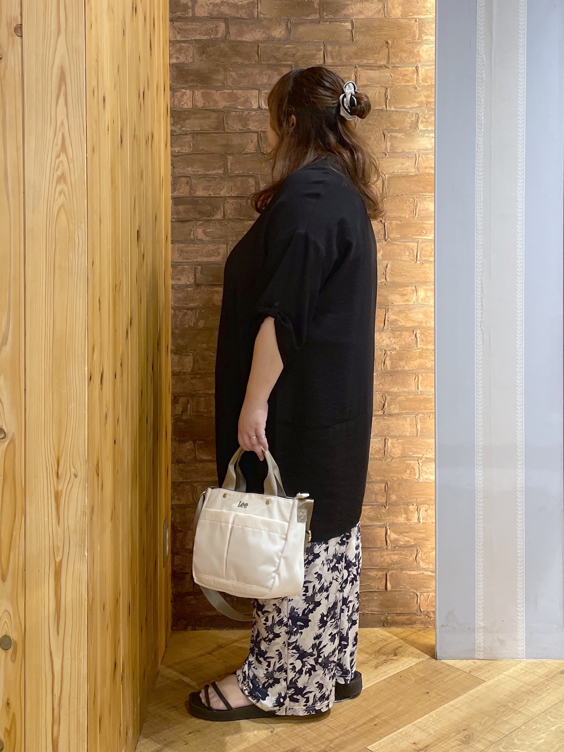Risaさんの「SHOO･LA･RUE｜【ひんやり/S-LL/洗濯後しわになりにくい】秋まで活躍 ゆるっとリラックス 7分袖チュニック」を使ったコーディネート