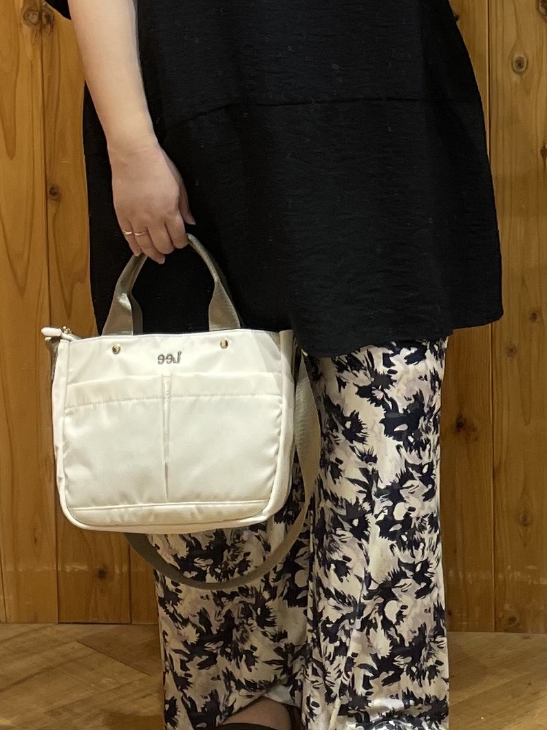 Risaさんの「SHOO･LA･RUE｜【ひんやり/S-LL/洗濯後しわになりにくい】秋まで活躍 ゆるっとリラックス 7分袖チュニック」を使ったコーディネート