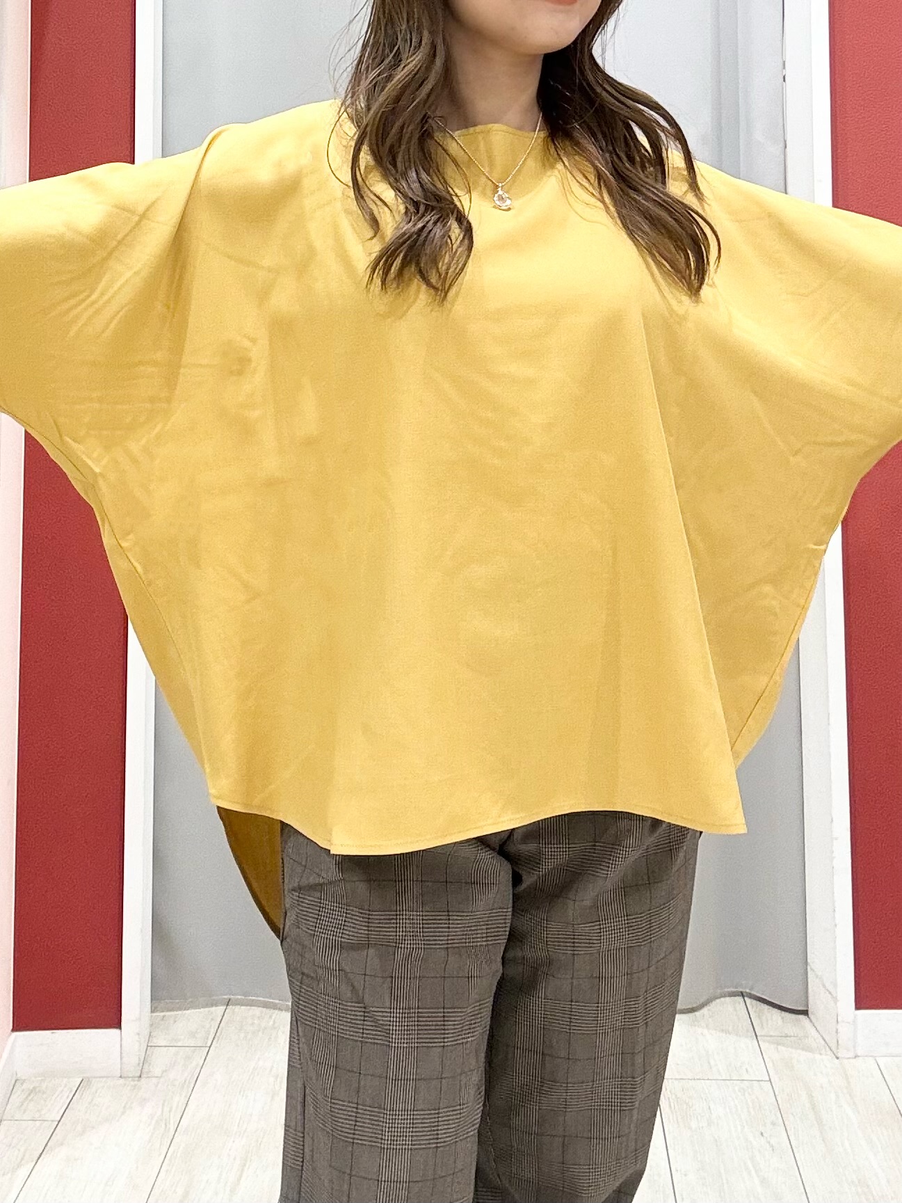 shioさんの「SHOO･LA･RUE｜【着丈選べる/洗濯後しわになりにくい】インせず着られる ドルマンブラウス」を使ったコーディネート