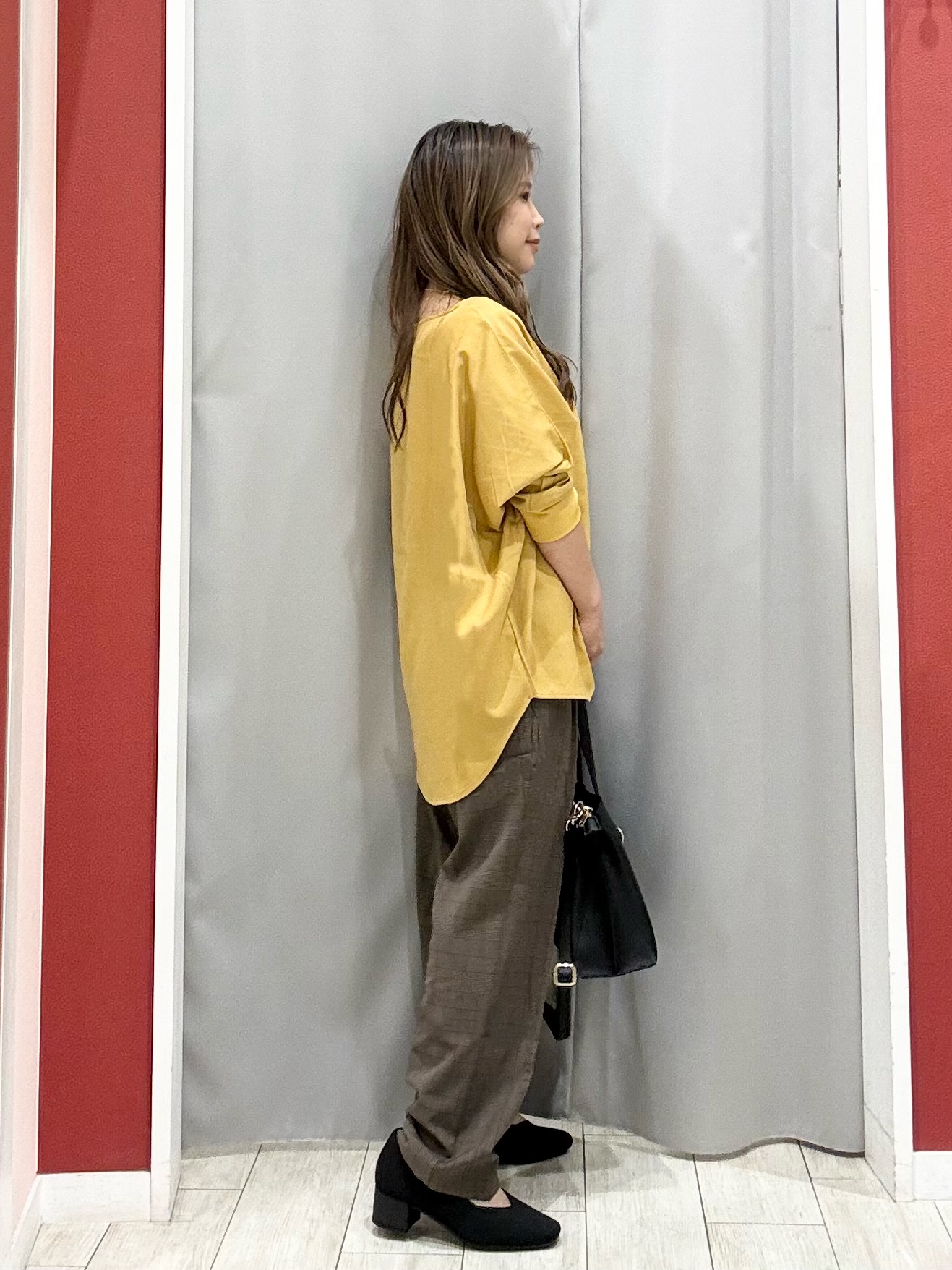 shioさんの「SHOO･LA･RUE｜【着丈選べる/洗濯後しわになりにくい】インせず着られる ドルマンブラウス」を使ったコーディネート
