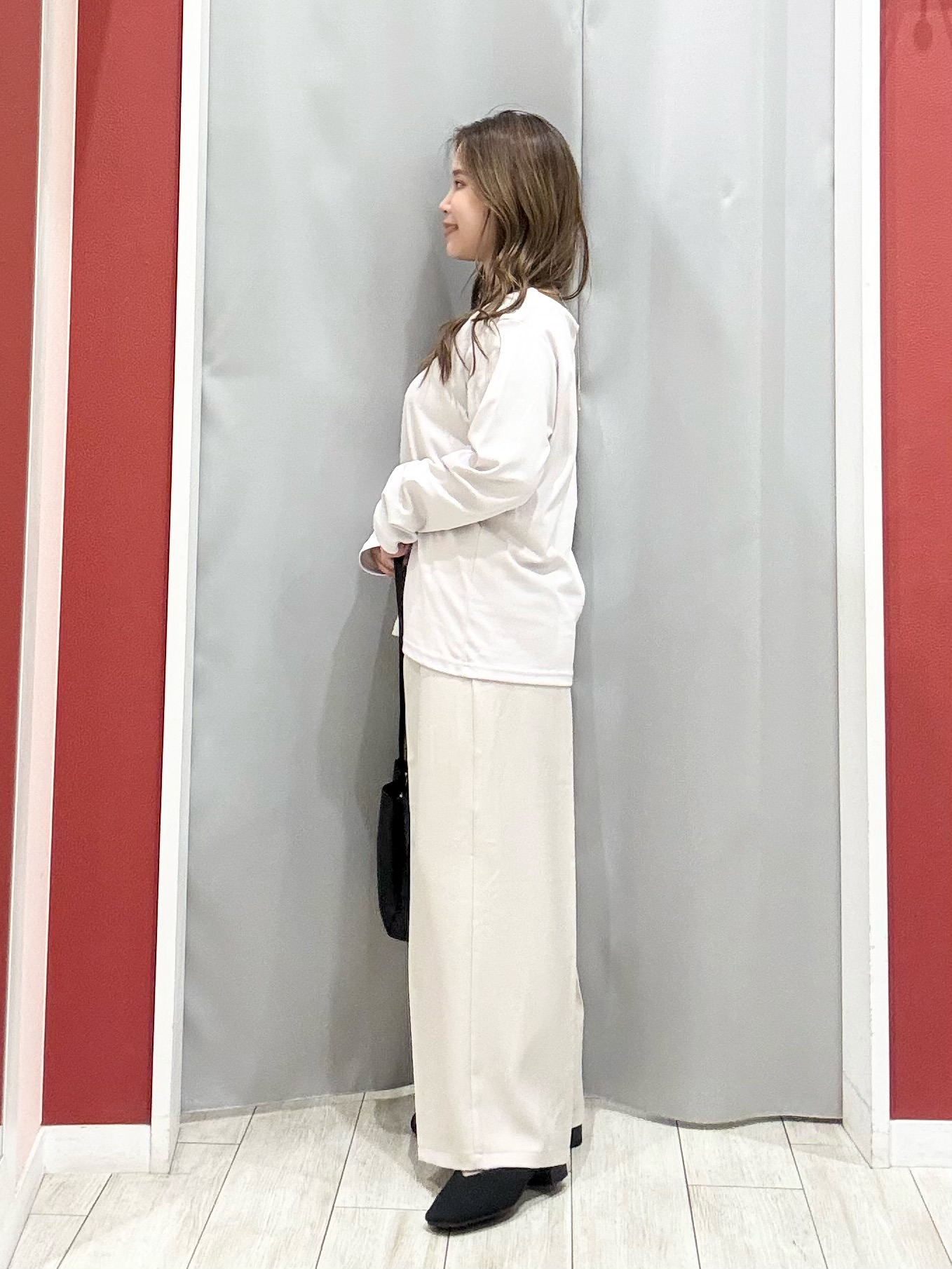 shioさんの「SHOO･LA･RUE｜【洗濯機可/S-LL】マルチボタンが品よく映えるカーディガン」を使ったコーディネート