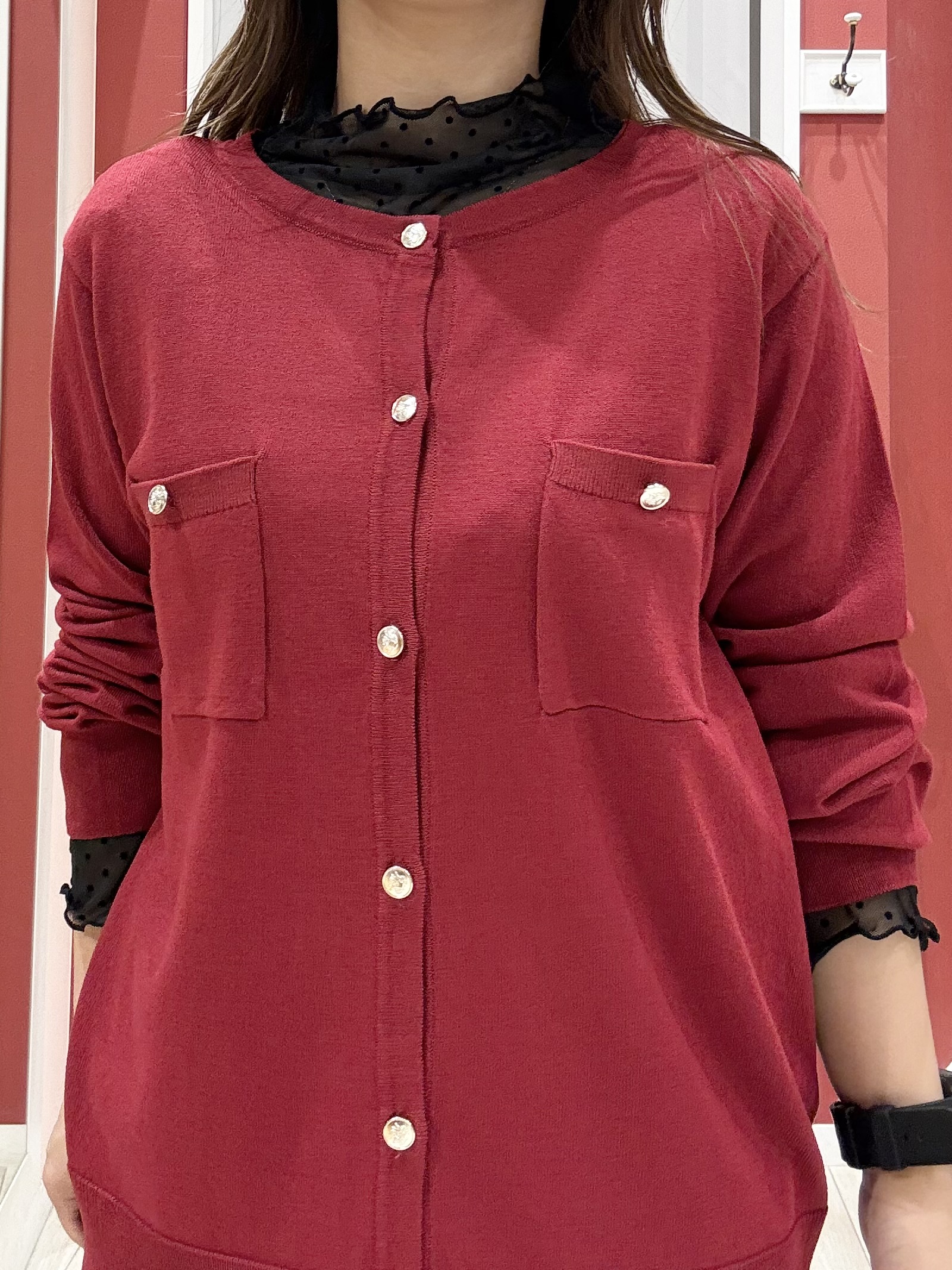 shioさんの「SHOO･LA･RUE｜【洗濯機可/S-LL】金ボタンが上品に。さらさらタッチカーディガン」を使ったコーディネート