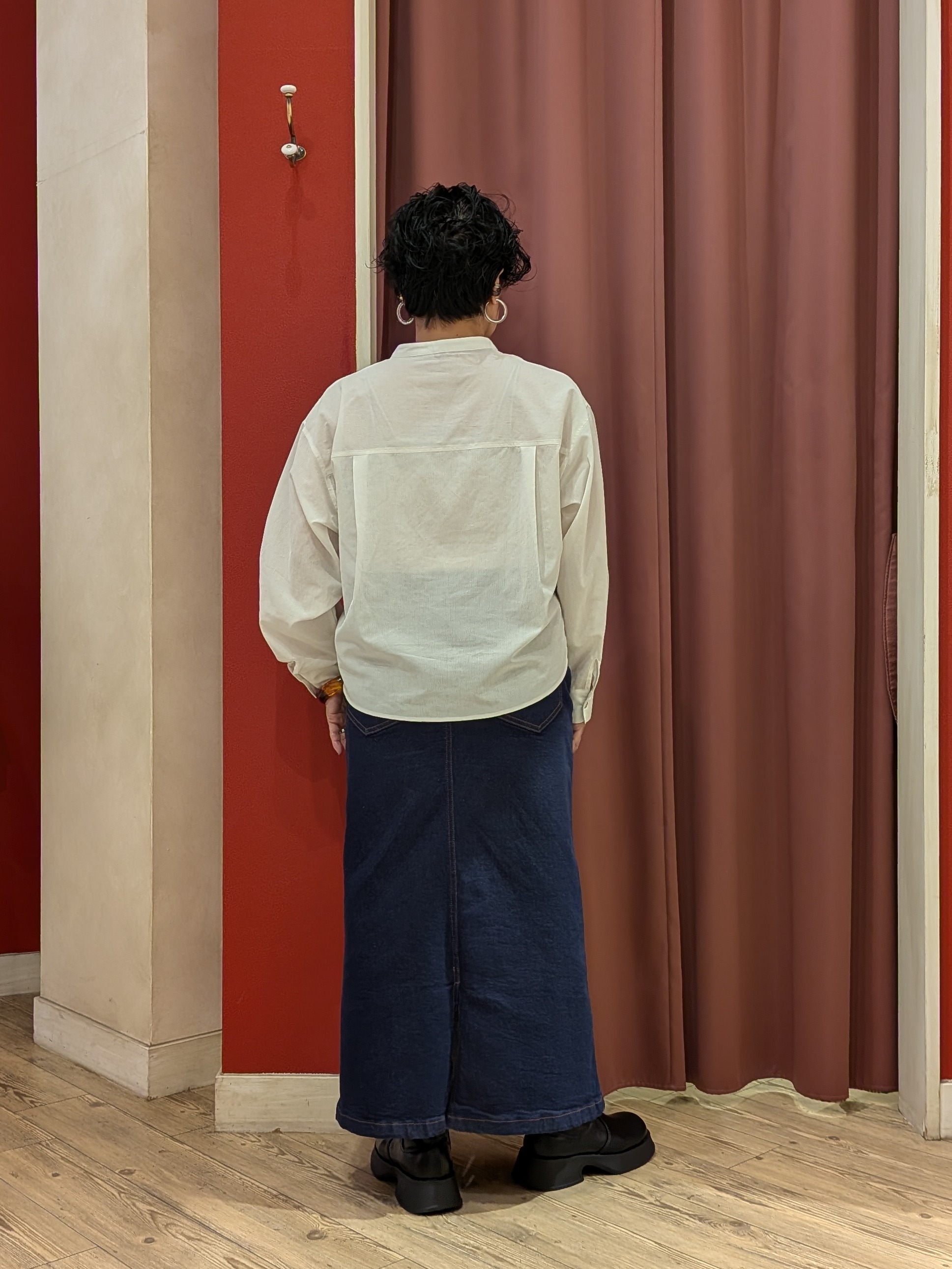 cameさんの「SHOO･LA･RUE｜【通気性〇/S-LL/洗濯機可】さらりと心地よい。ノーカラーシャツ」を使ったコーディネート