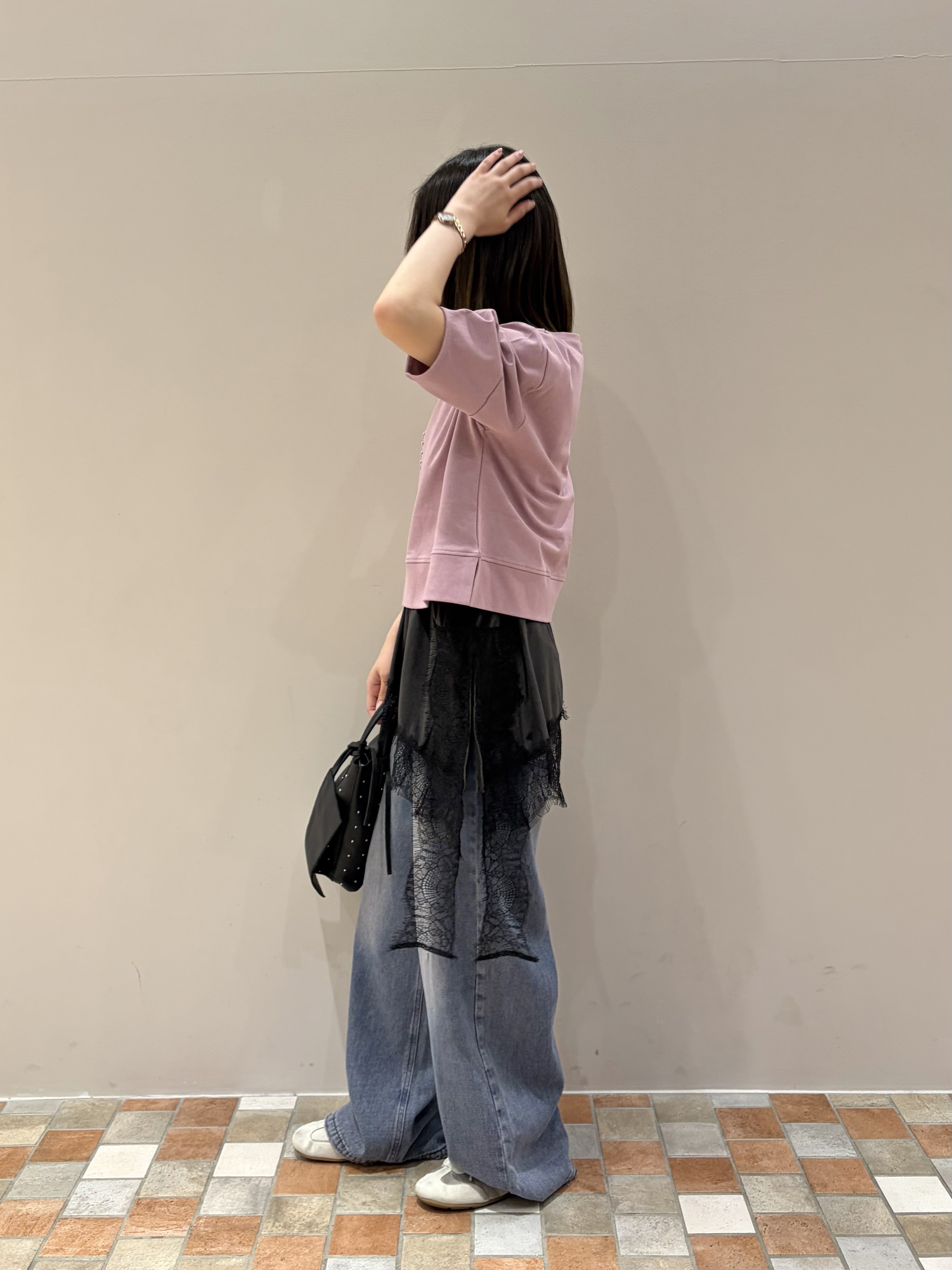 amiさんの「INDIVI｜ラインロングネックレス」を使ったコーディネート