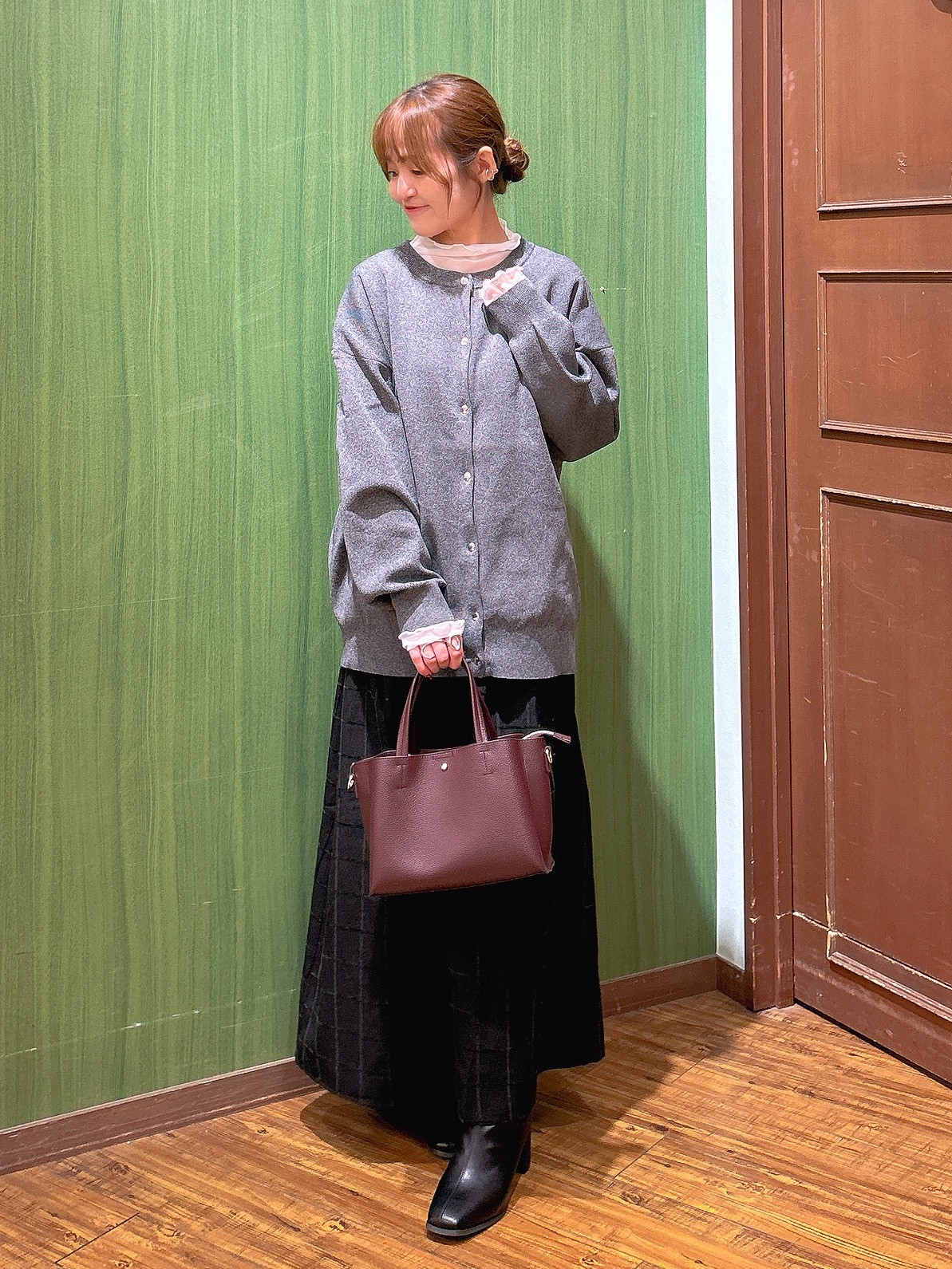 かおりさんの「SHOO･LA･RUE｜【セットアップ可/洗濯機可】軽やかに羽織れる スポンディッシュ ニットカーディガン」を使ったコーディネート