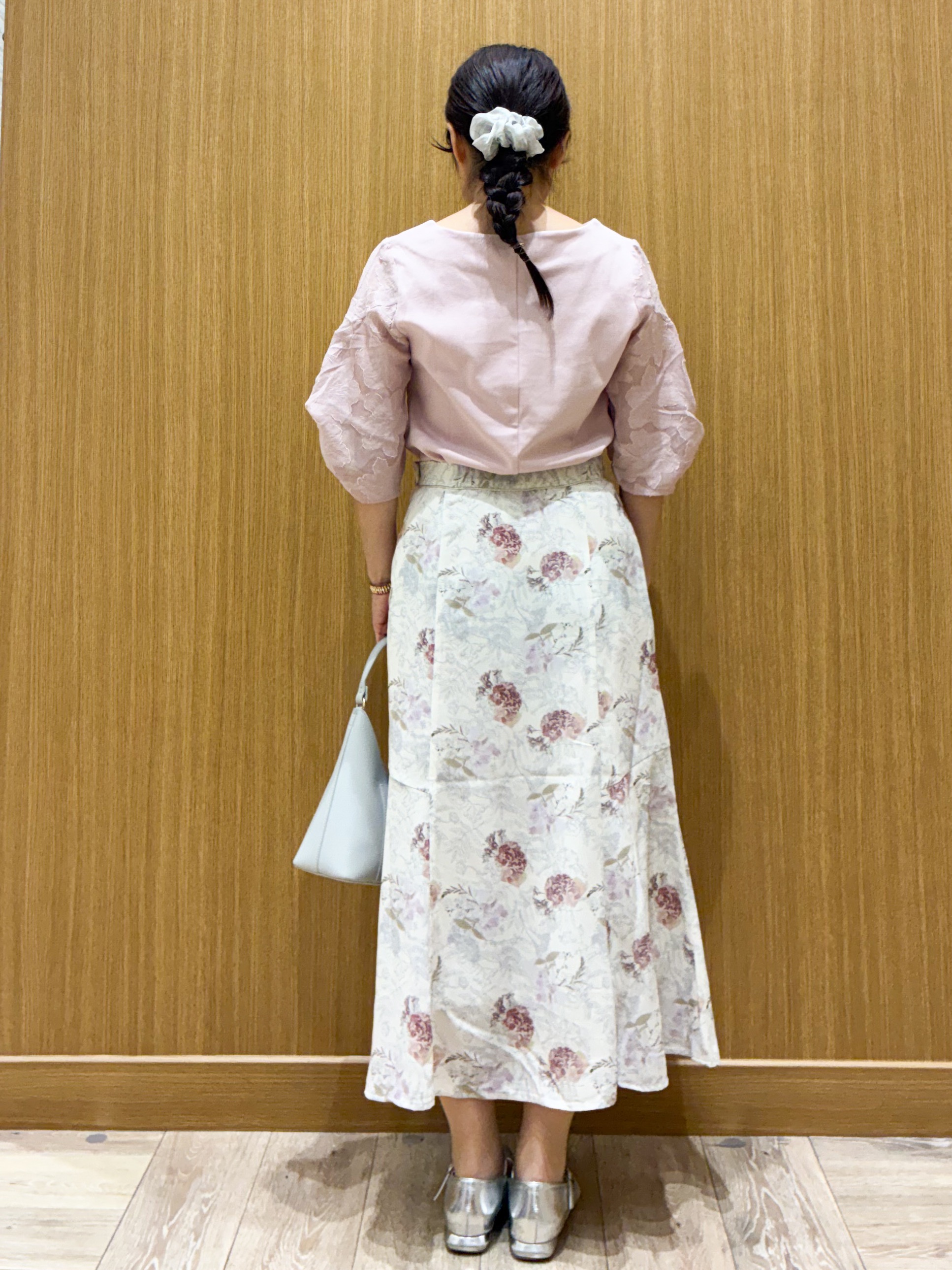 tomoさんの「OPAQUE.CLIP｜【接触冷感／UVケア】ジャカードドッキングスリーブトップス《洗濯機OK》」を使ったコーディネート