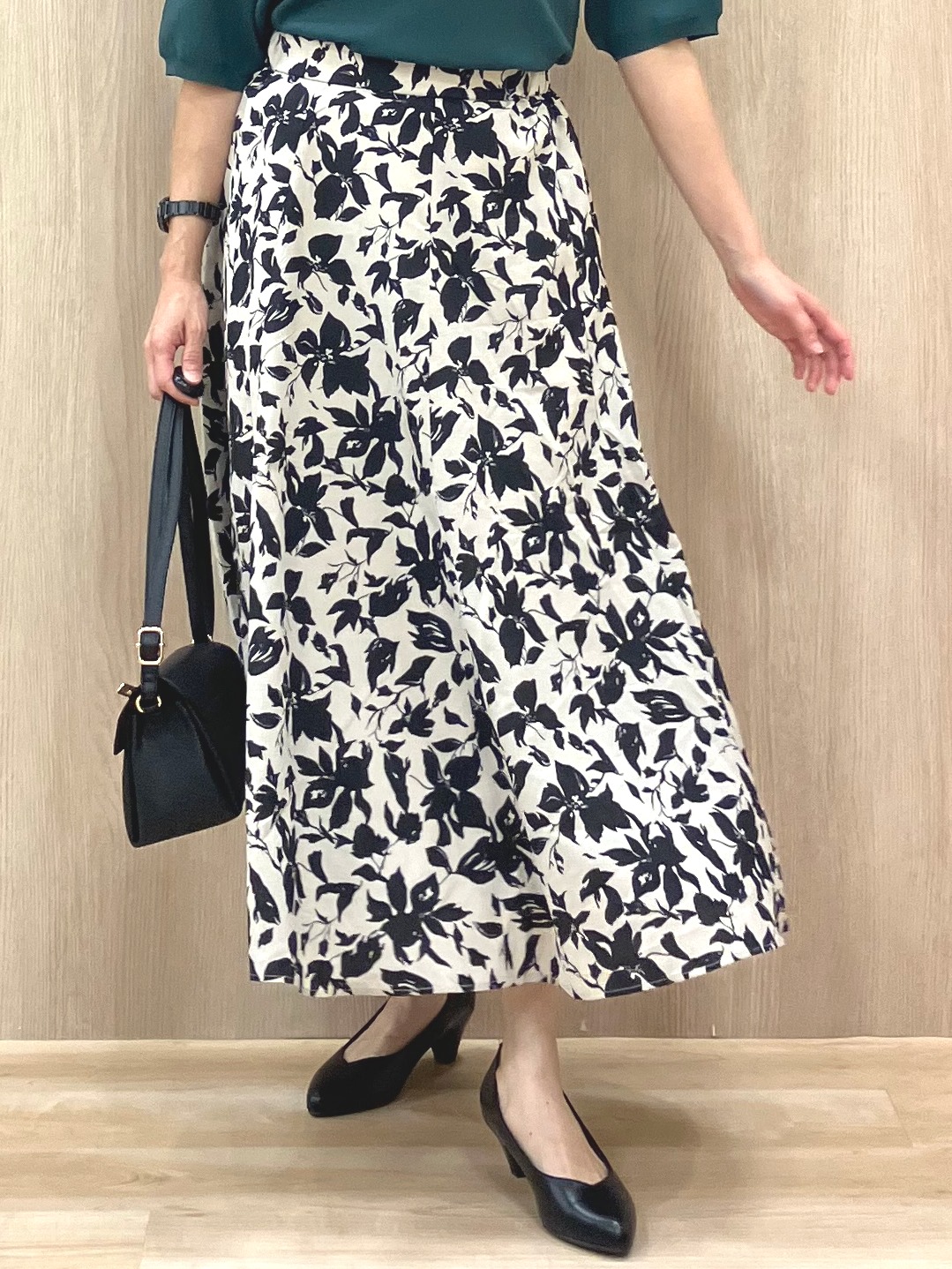 Keiさんの「grove｜バイカラーフラワーフレアスカート」を使ったコーディネート