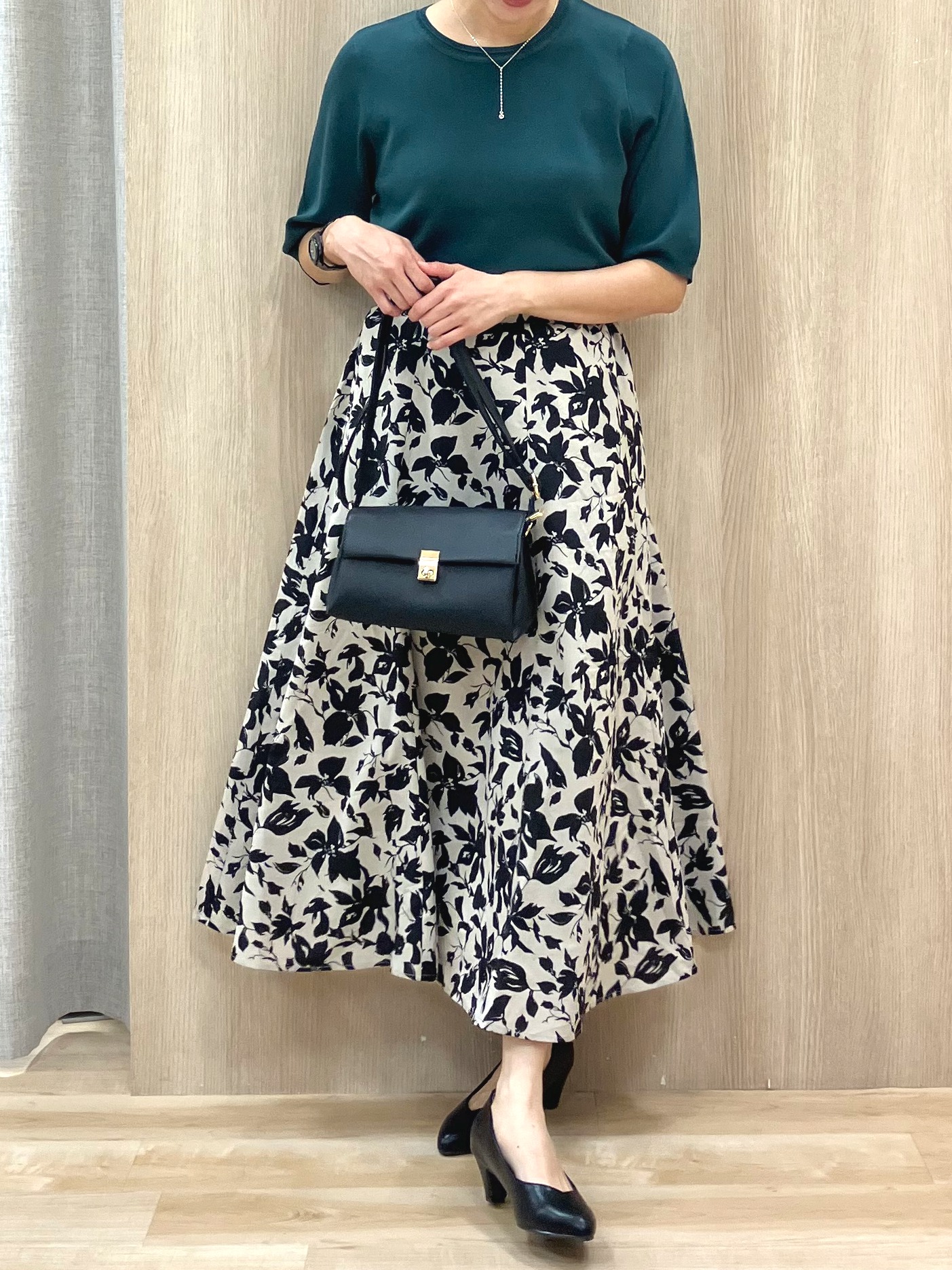 Keiさんの「grove｜バイカラーフラワーフレアスカート」を使ったコーディネート