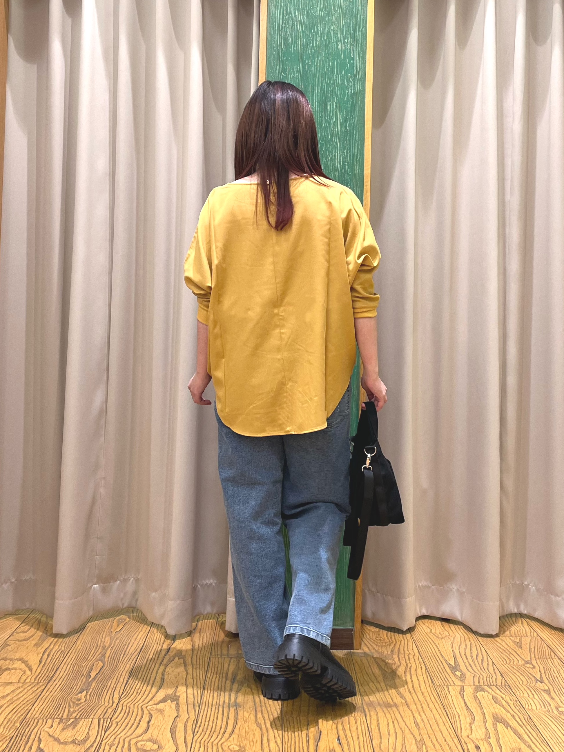 ゆっきーさんの「SHOO･LA･RUE｜【着丈選べる/洗濯後しわになりにくい】インせず着られる ドルマンブラウス」を使ったコーディネート