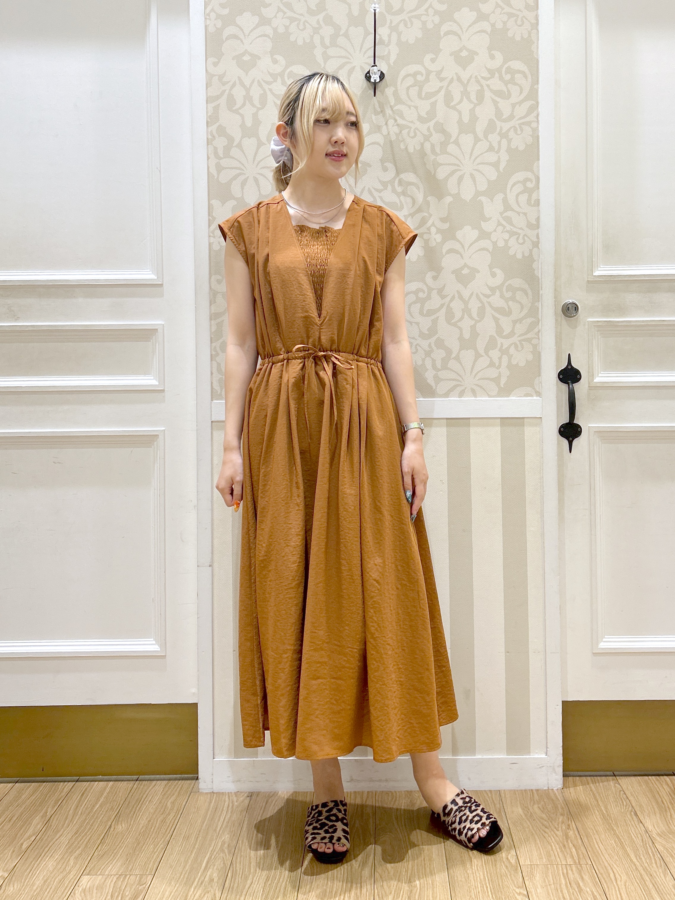 望 愛さんの「grove｜高評価！【洗える／名品】大人の透け感、シアーカーディガン」を使ったコーディネート