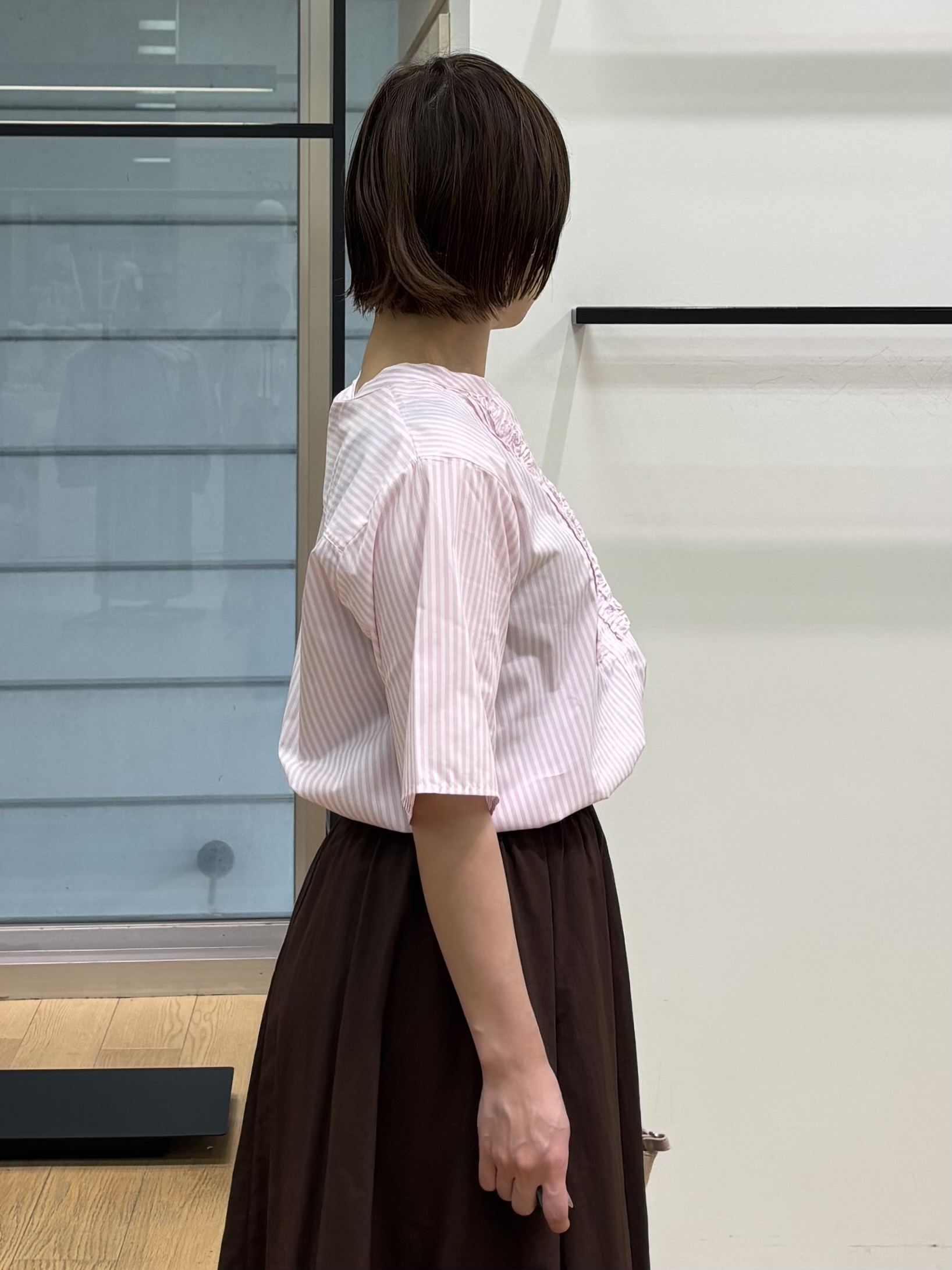 asamiさんの「INDIVI｜【撥水／裏地なし軽量】ギャザーボリュームスカート」を使ったコーディネート