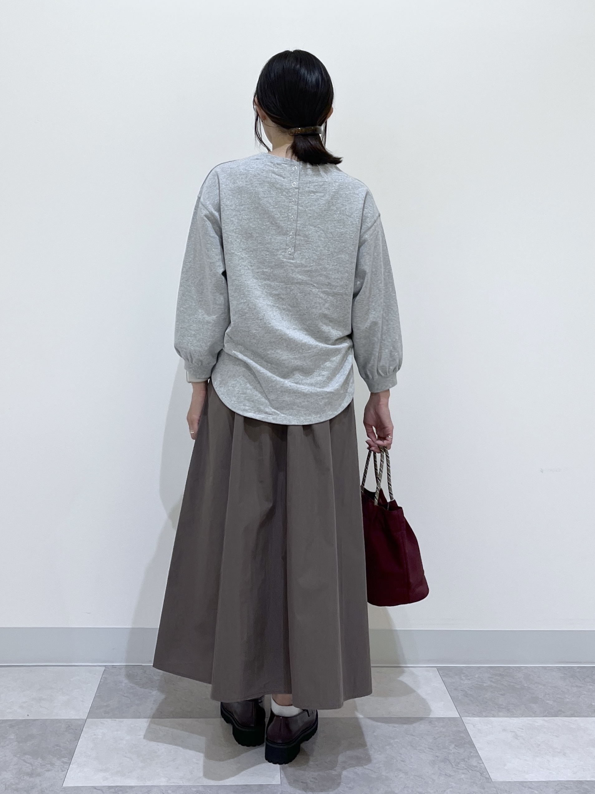 canaさんの「Dessin｜バックヘンリーカットソー長袖」を使ったコーディネート