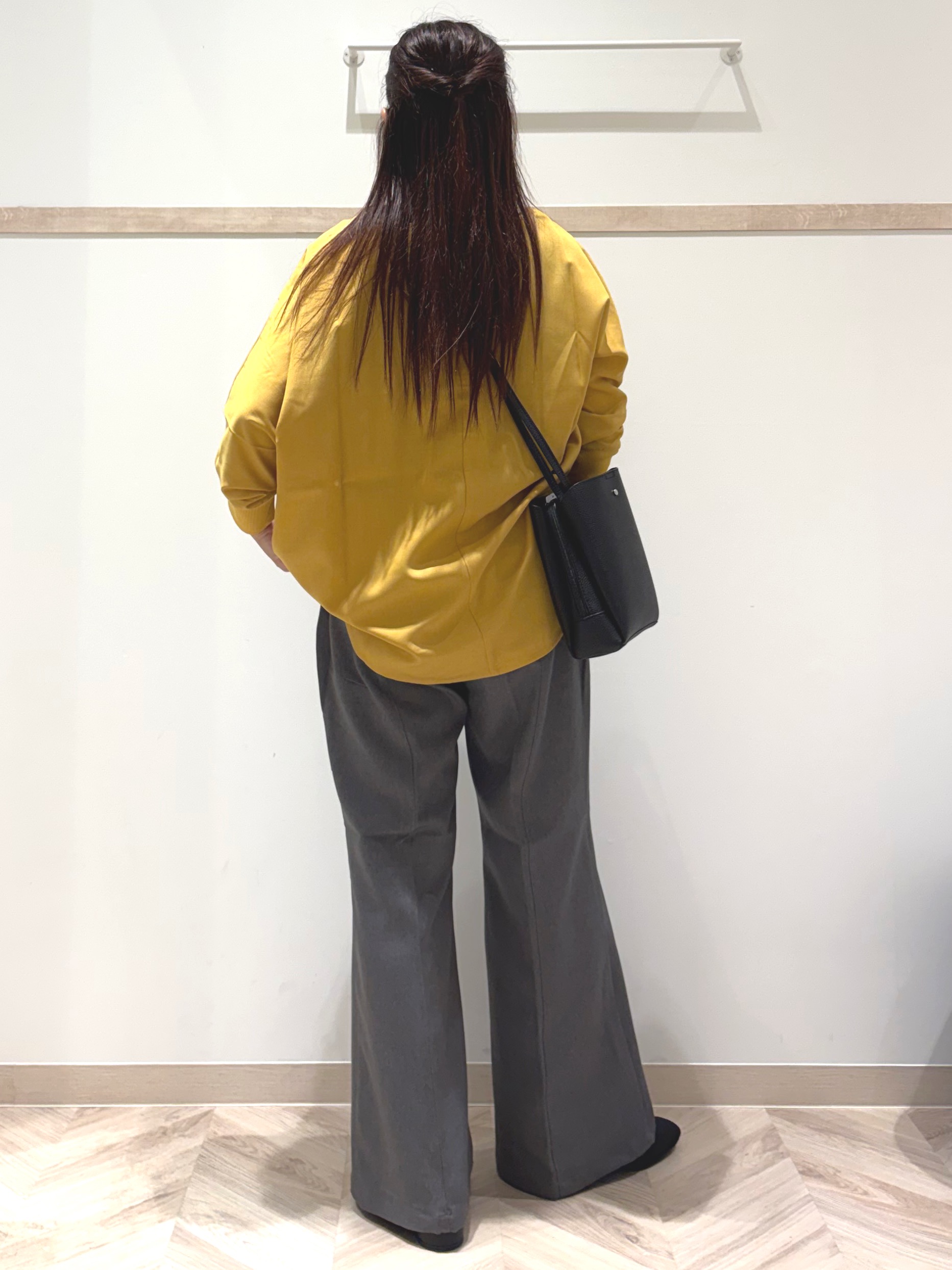 nanaさんの「SHOO･LA･RUE｜【着丈選べる/洗濯後しわになりにくい】インせず着られる ドルマンブラウス」を使ったコーディネート