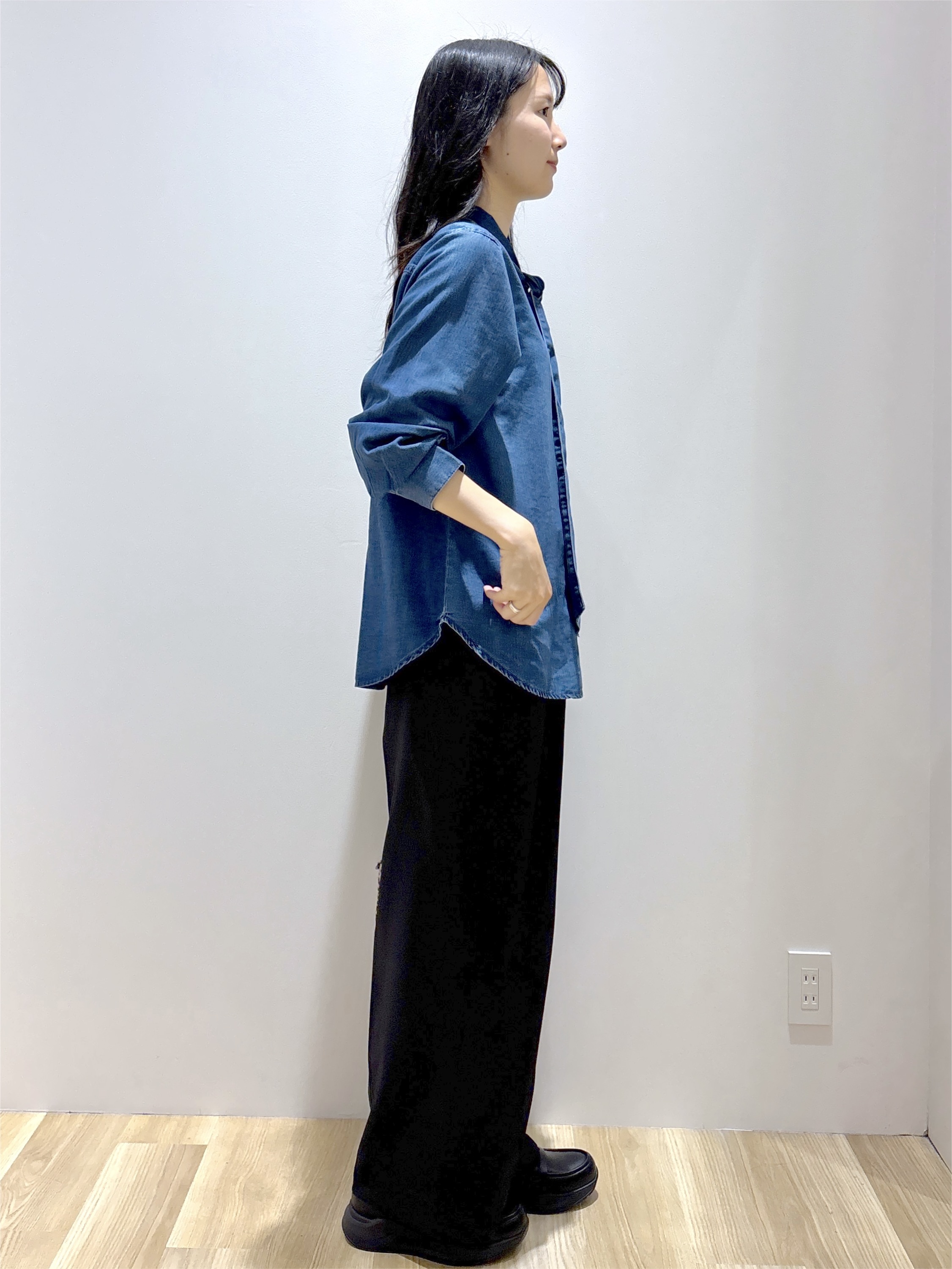 sachikoさんの「OPAQUE.CLIP｜デニムボウタイブラウス【洗濯機OK】」を使ったコーディネート