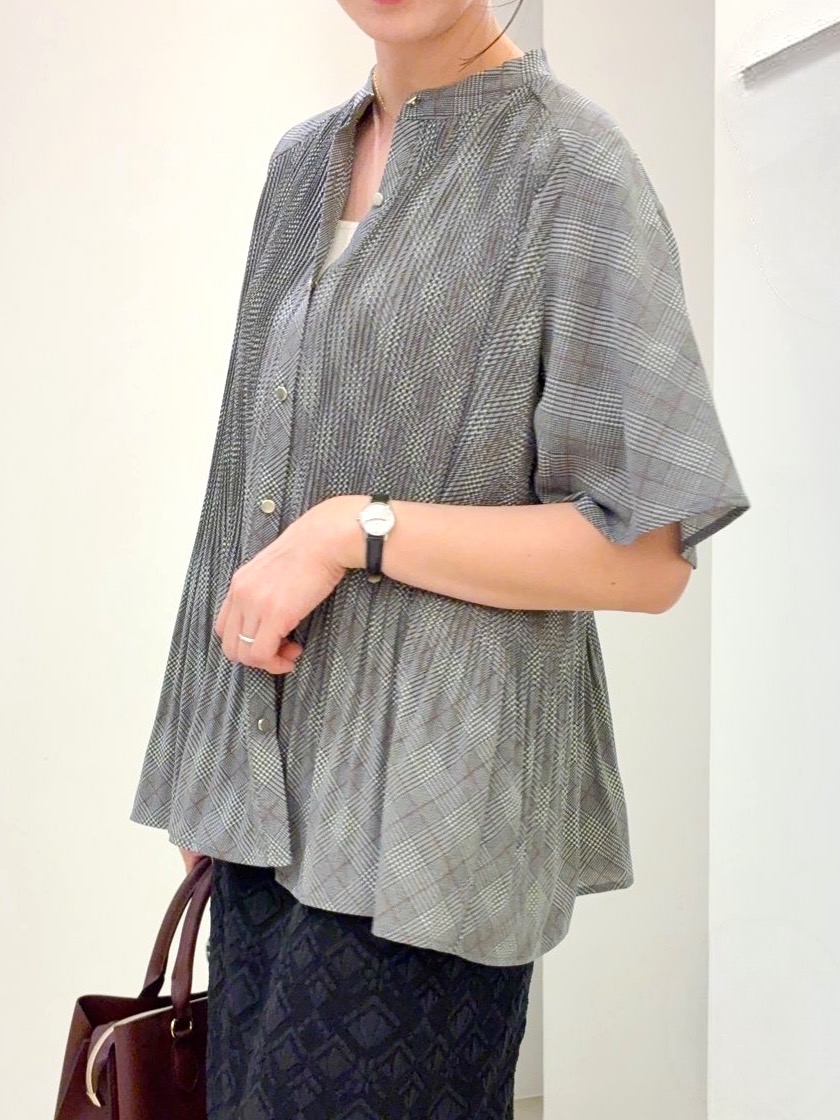 kanakoさんの「grove｜【体型カバー◎】大人フェミニン消しプリーツブラウス」を使ったコーディネート