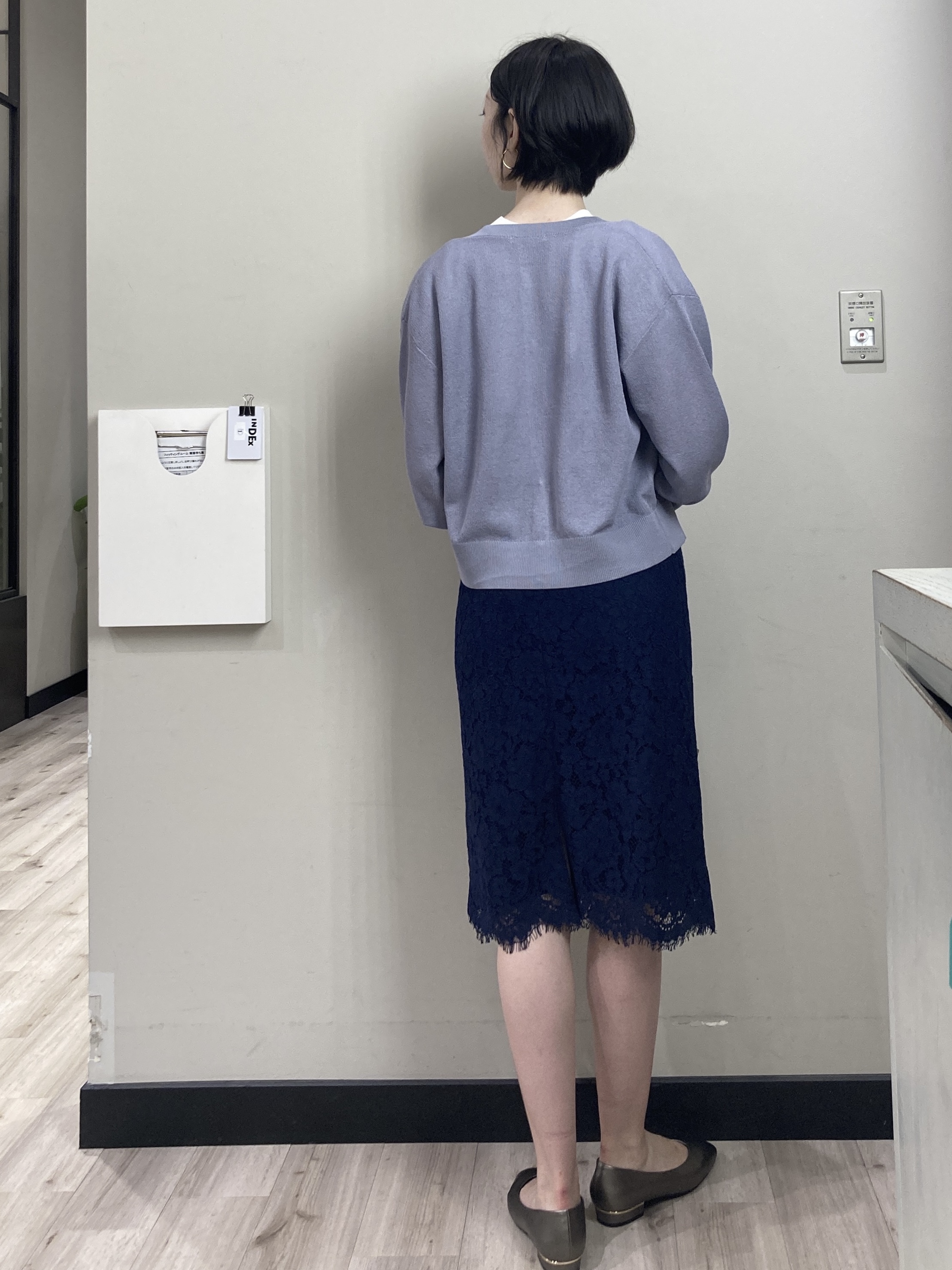 わかさんの「index｜【８色展開】柄アソートシアーカーディガン《洗濯機OK》」を使ったコーディネート