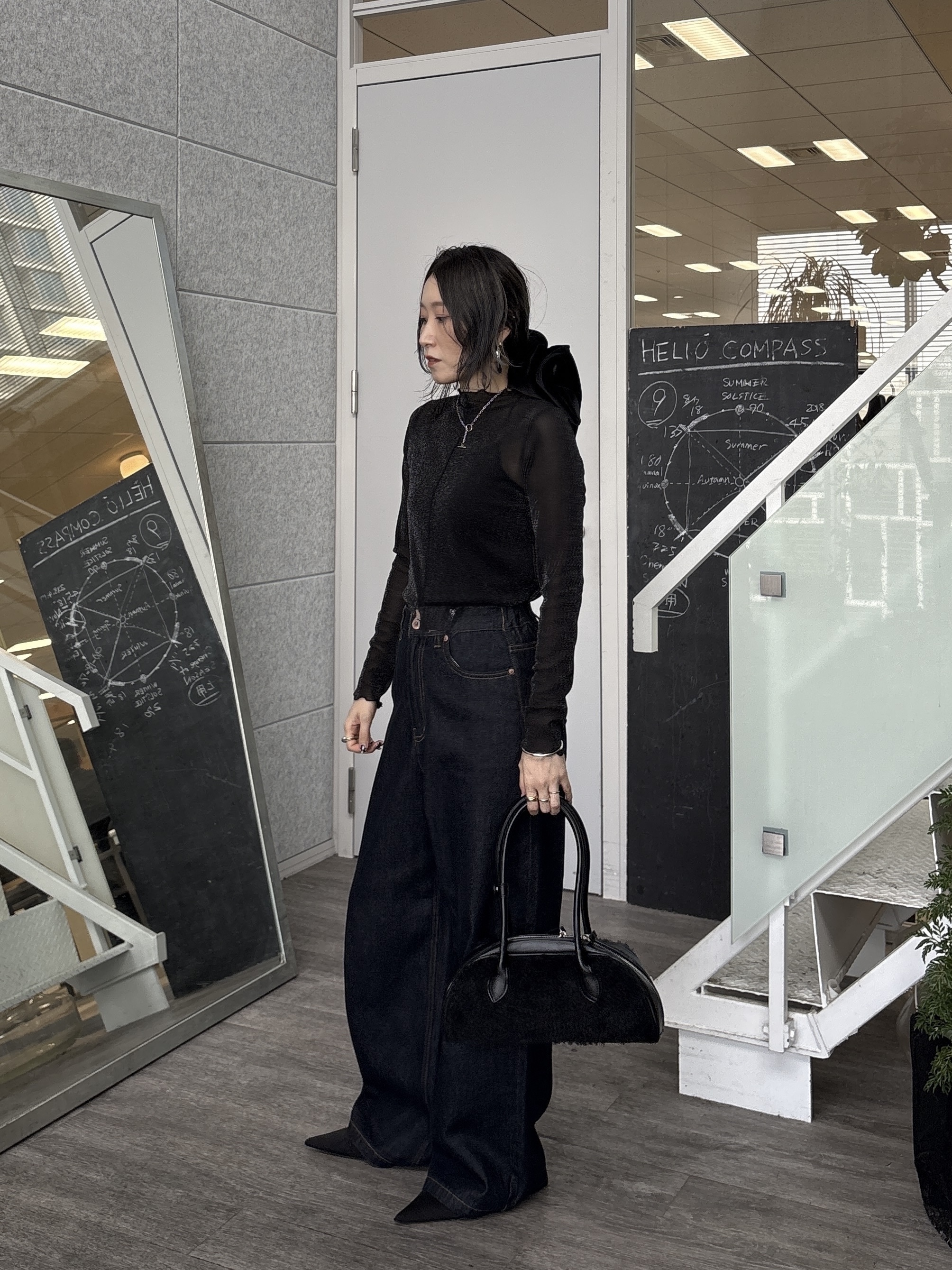 kotakiさんの「INDIVI｜シアーラメハイネックカットソー」を使ったコーディネート