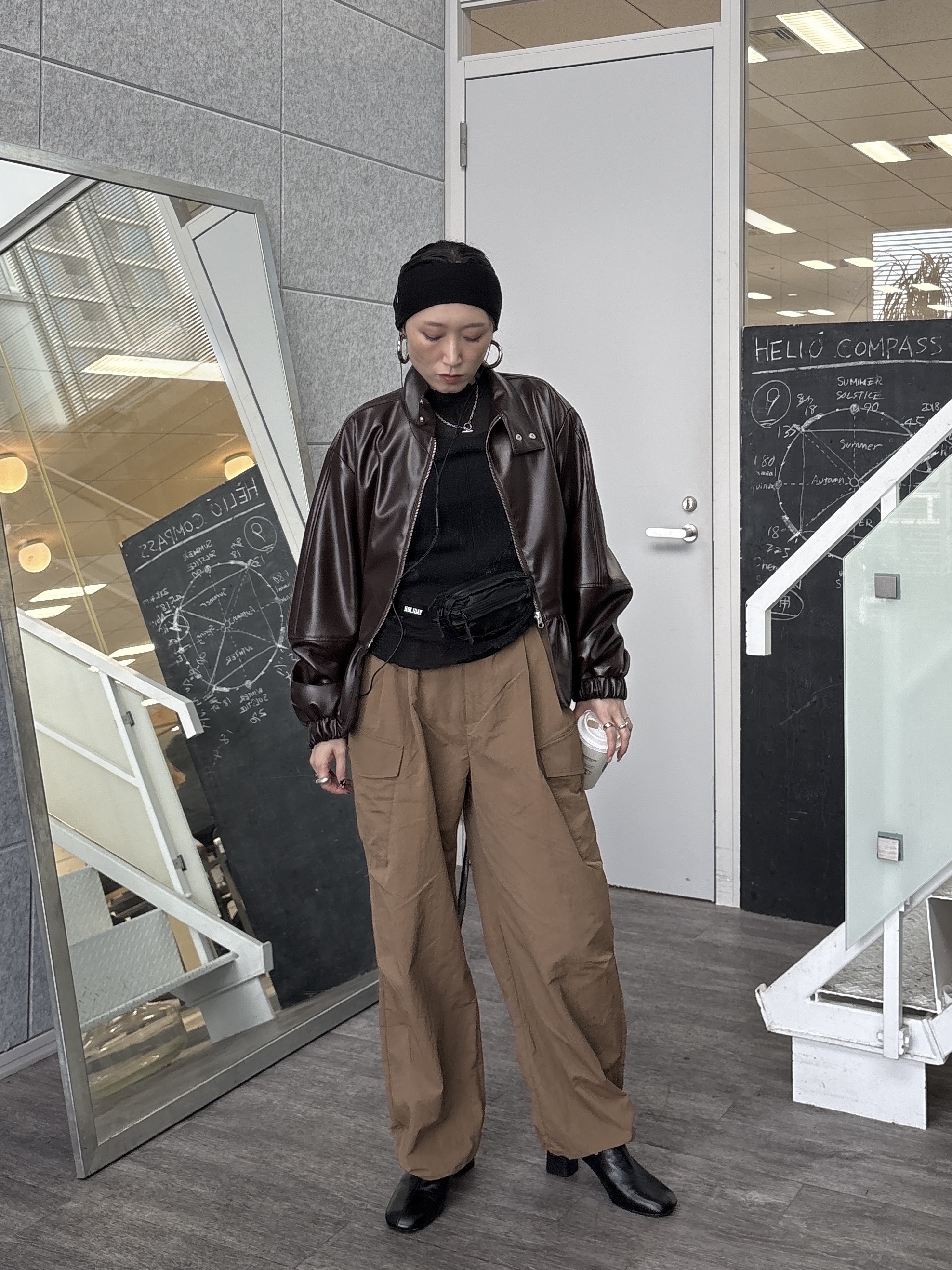 kotakiさんの「INDIVI｜シアーラメハイネックカットソー」を使ったコーディネート
