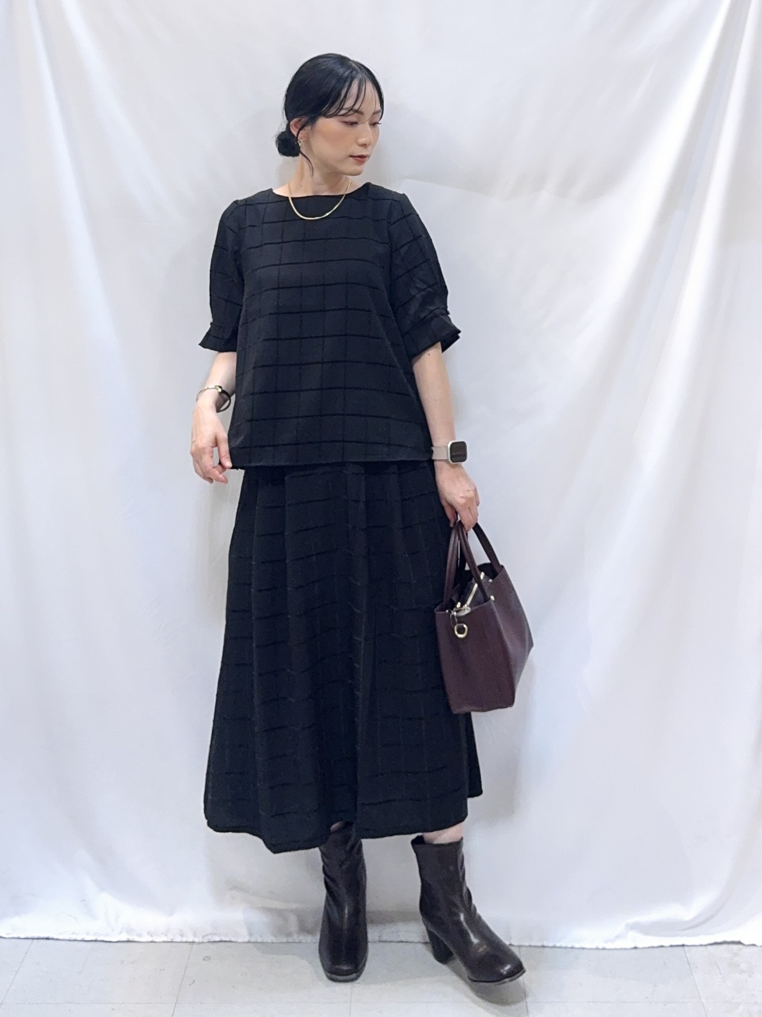 𝐇𝐢𝐫𝐨𝐦𝐢さんの「SHOO･LA･RUE｜【セットアップ可/S-LL】夏でも感じられる秋気分 モールチェックタックスリーブ ブラウス」を使ったコーディネート