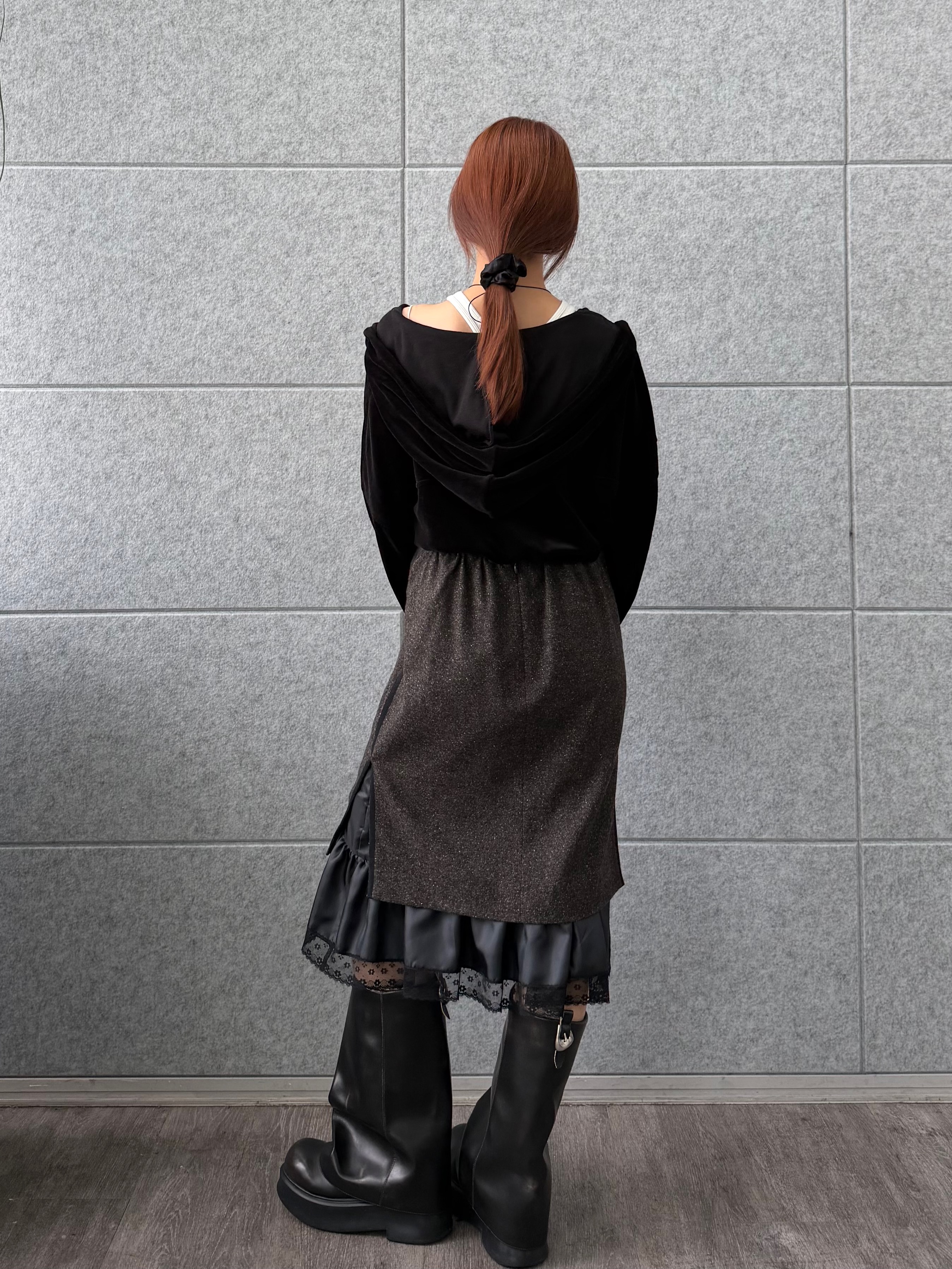 kanamiさんの「CODE A｜velour cropped hoodie」を使ったコーディネート