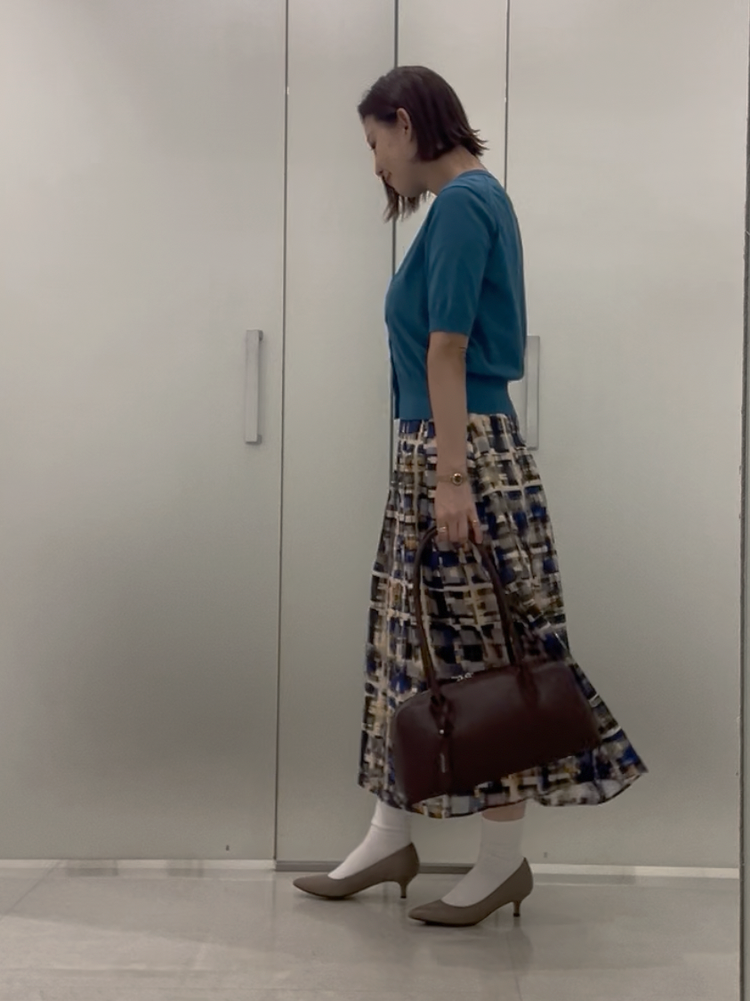 まどかさんの「UNTITLED｜【すっきり秋羽織り/前開きボタン】ドライタッチ5分袖カーディガン」を使ったコーディネート