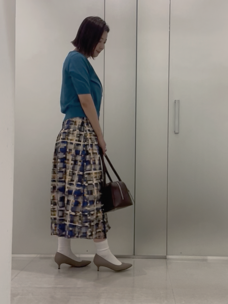 まどかさんの「UNTITLED｜【すっきり秋羽織り/前開きボタン】ドライタッチ5分袖カーディガン」を使ったコーディネート