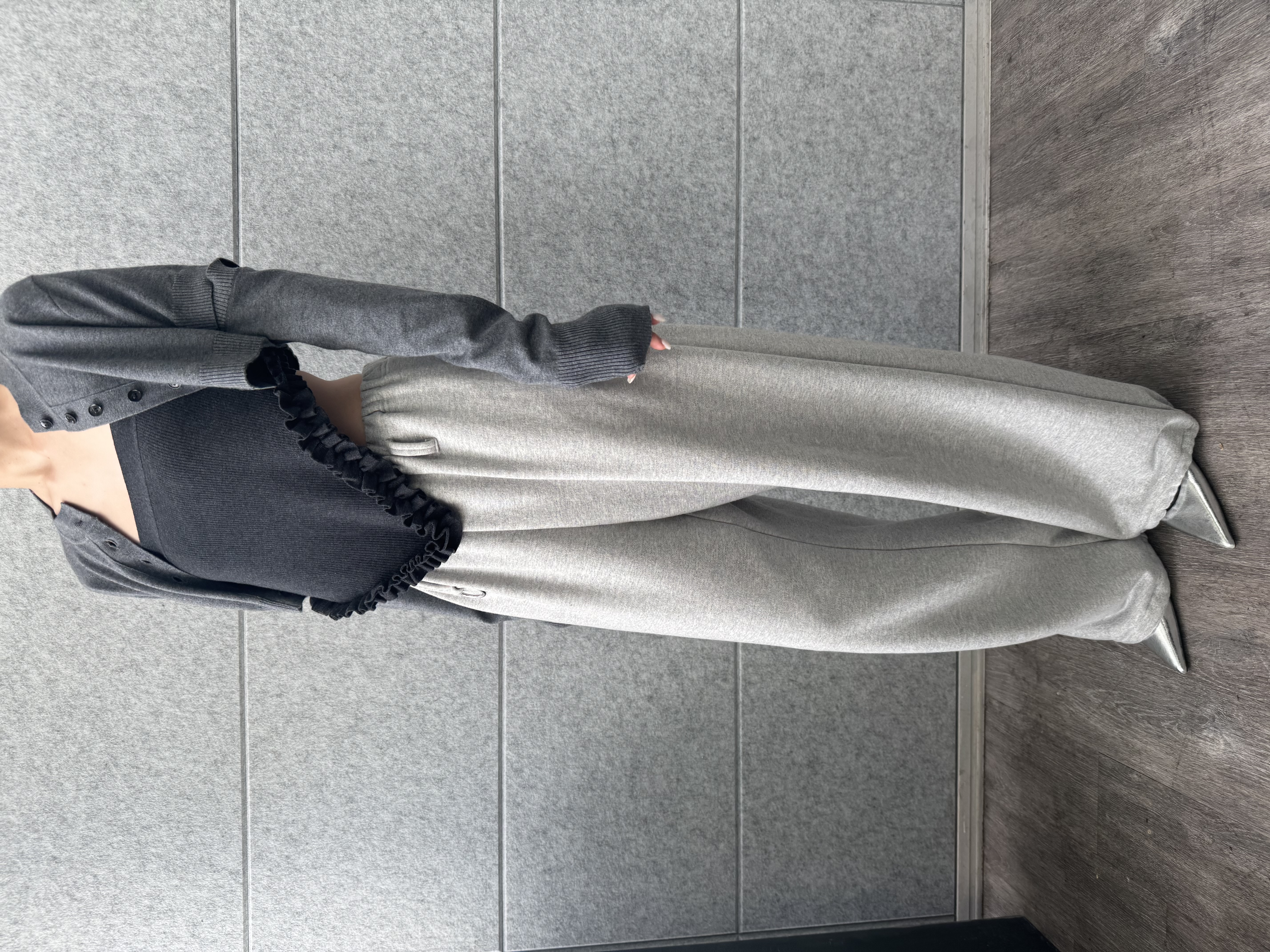 designer yukaさんの「CODE A｜modular button knit cardigan」を使ったコーディネート