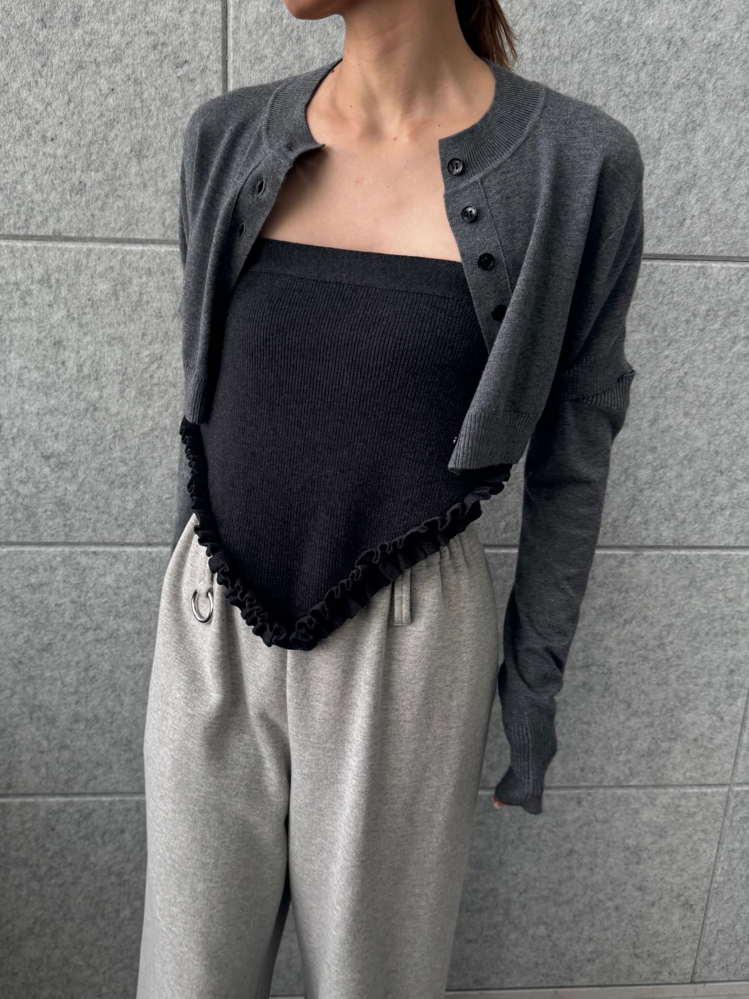 designer yukaさんの「CODE A｜modular button knit cardigan」を使ったコーディネート