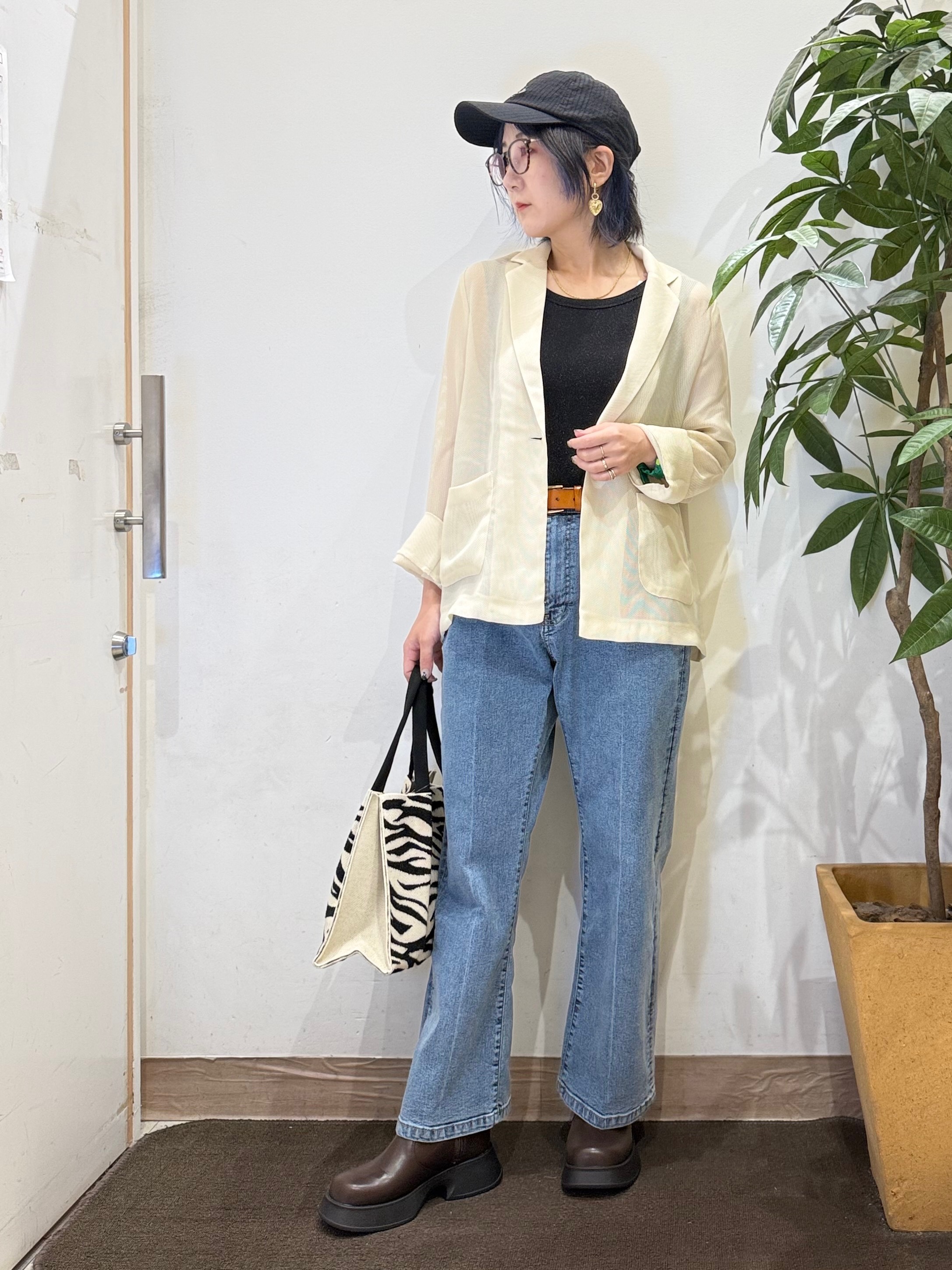 misakiさんの「SHOO･LA･RUE｜【通気性〇/セットアップ可/S-LL/洗濯機可】紫外線対策にも メッシュテーラードジャケット」を使ったコーディネート