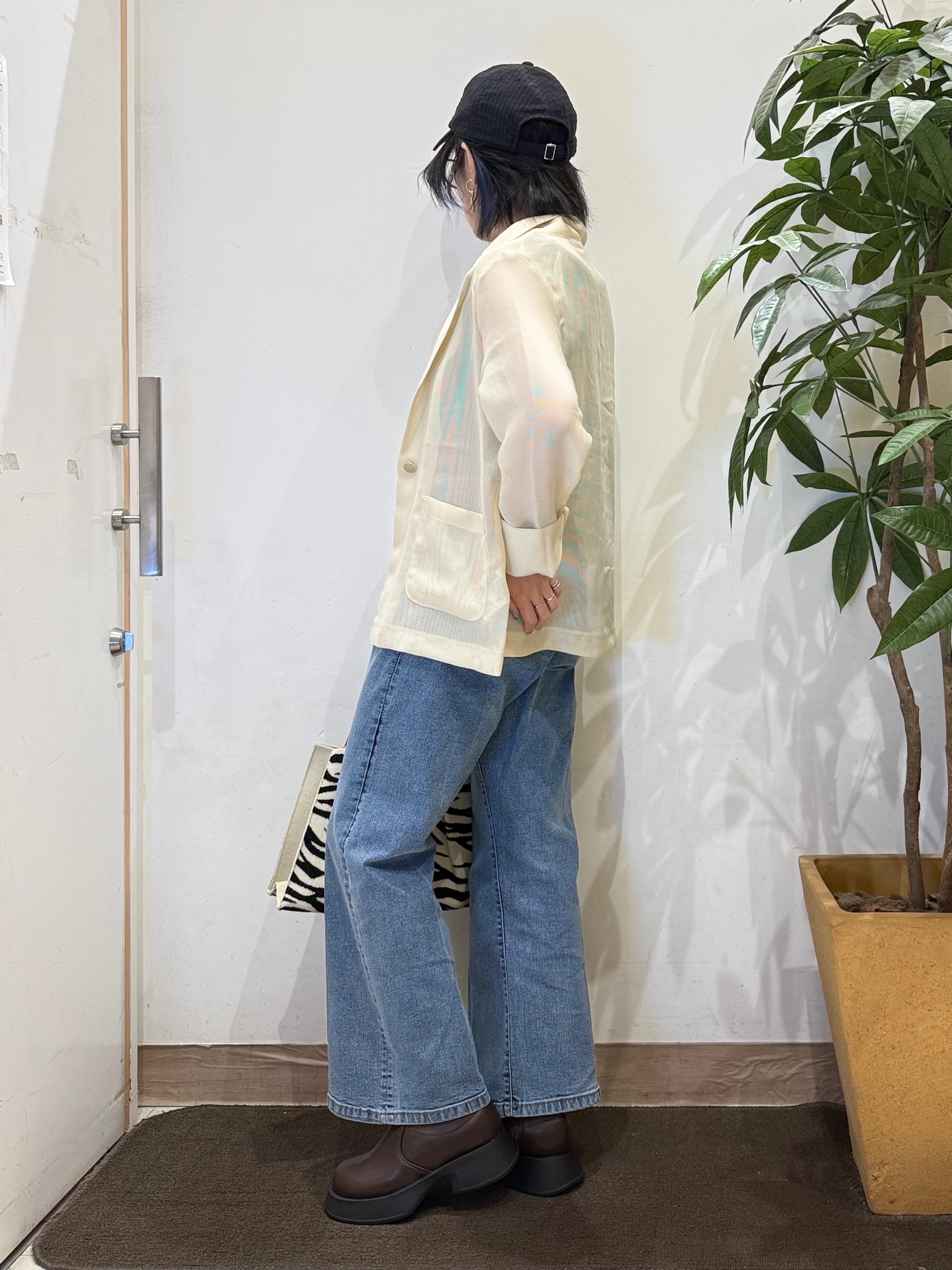 misakiさんの「SHOO･LA･RUE｜【通気性〇/セットアップ可/S-LL/洗濯機可】紫外線対策にも メッシュテーラードジャケット」を使ったコーディネート