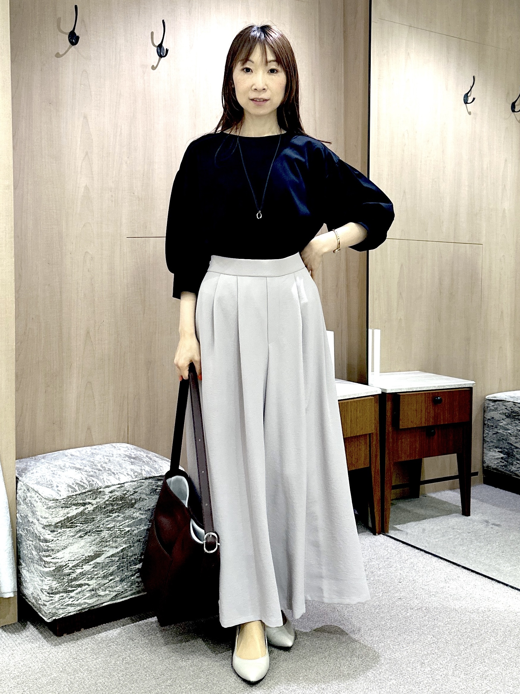 Miwaさんの「UNTITLED｜【楽にきれい見え/体型カバー】パフスリーブジャージトップス」を使ったコーディネート