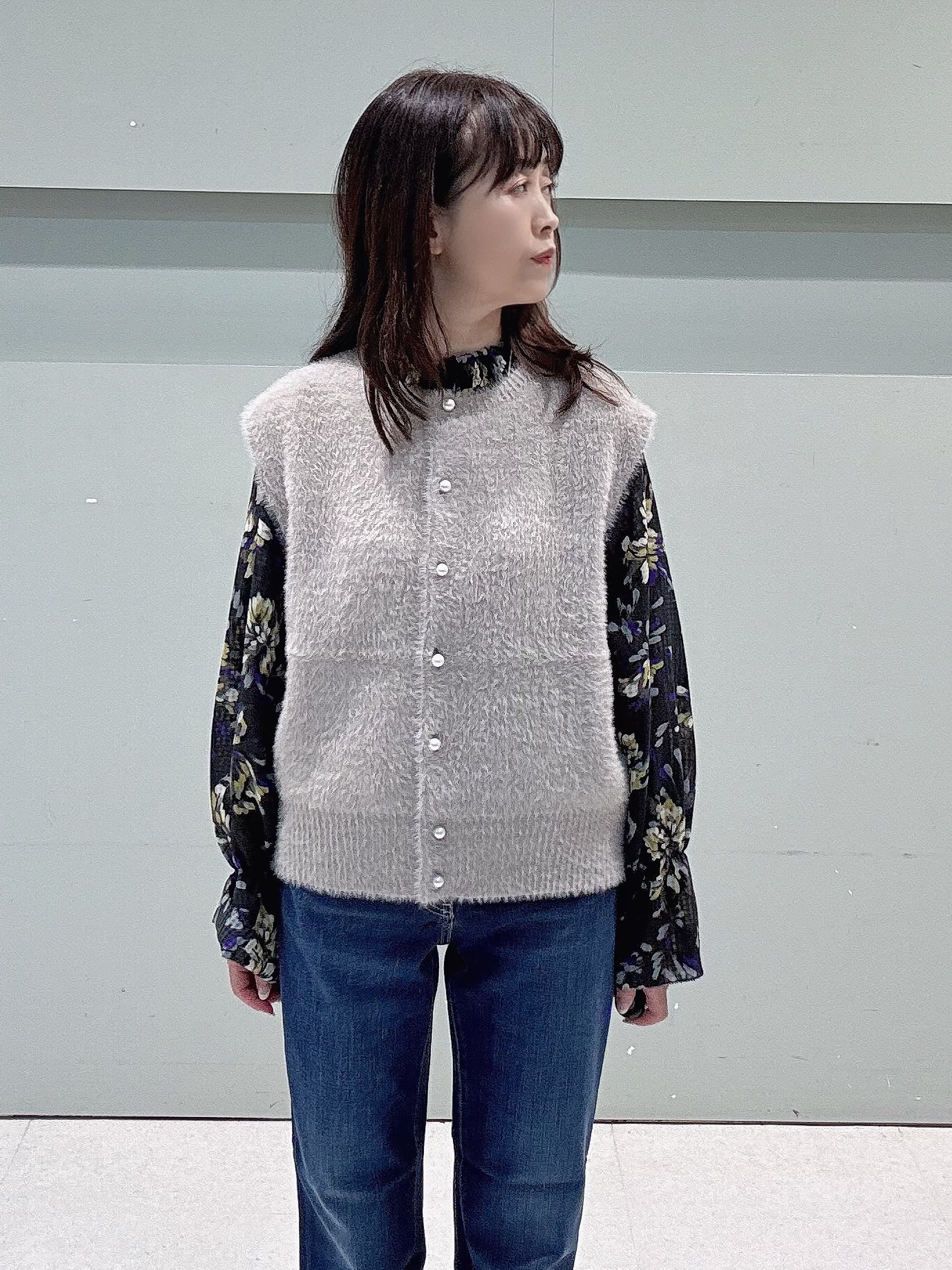 makiさんの「UNTITLED｜【秋映え/花柄】フラワープリントブラウス」を使ったコーディネート