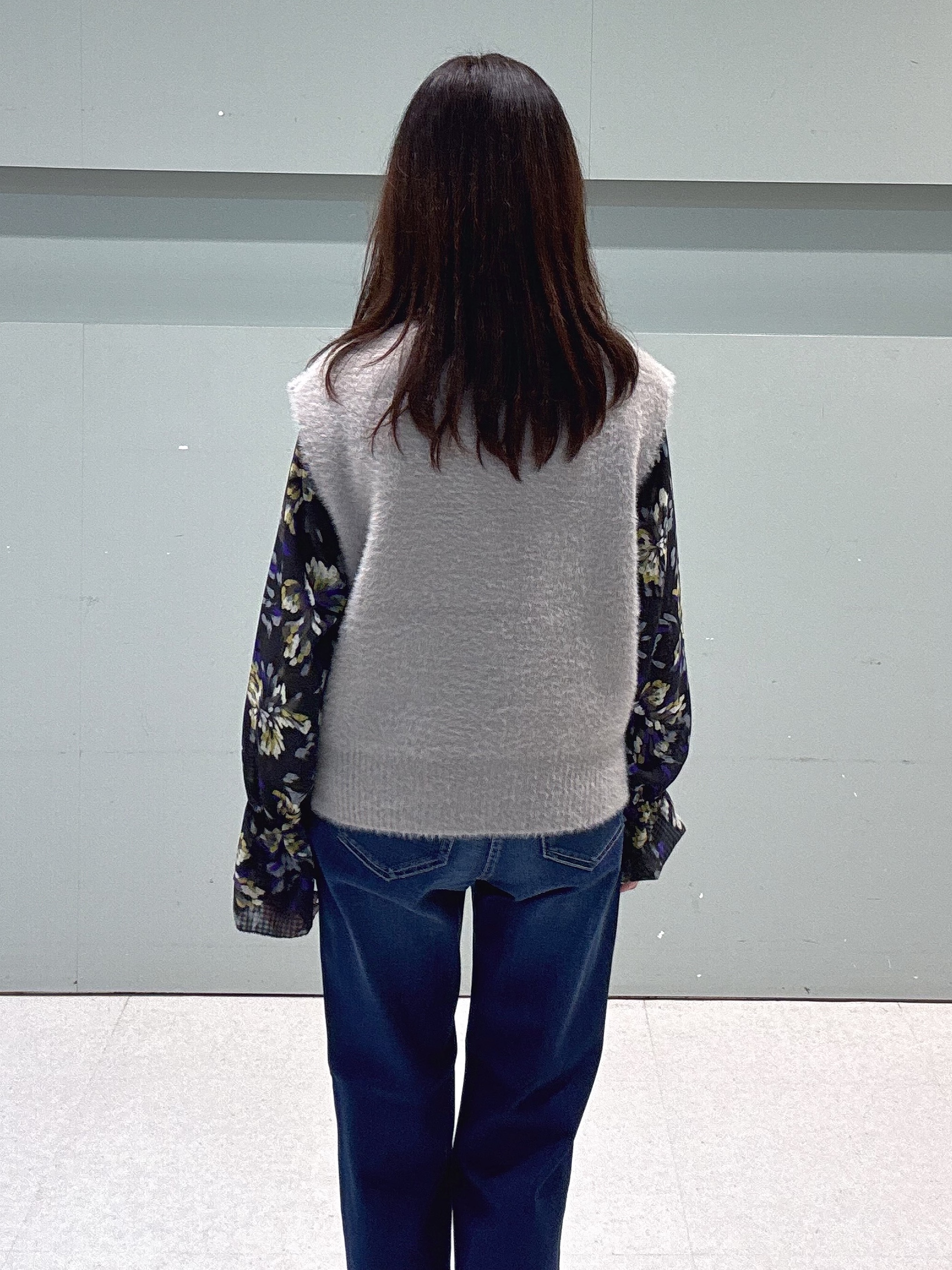 makiさんの「UNTITLED｜【秋映え/花柄】フラワープリントブラウス」を使ったコーディネート