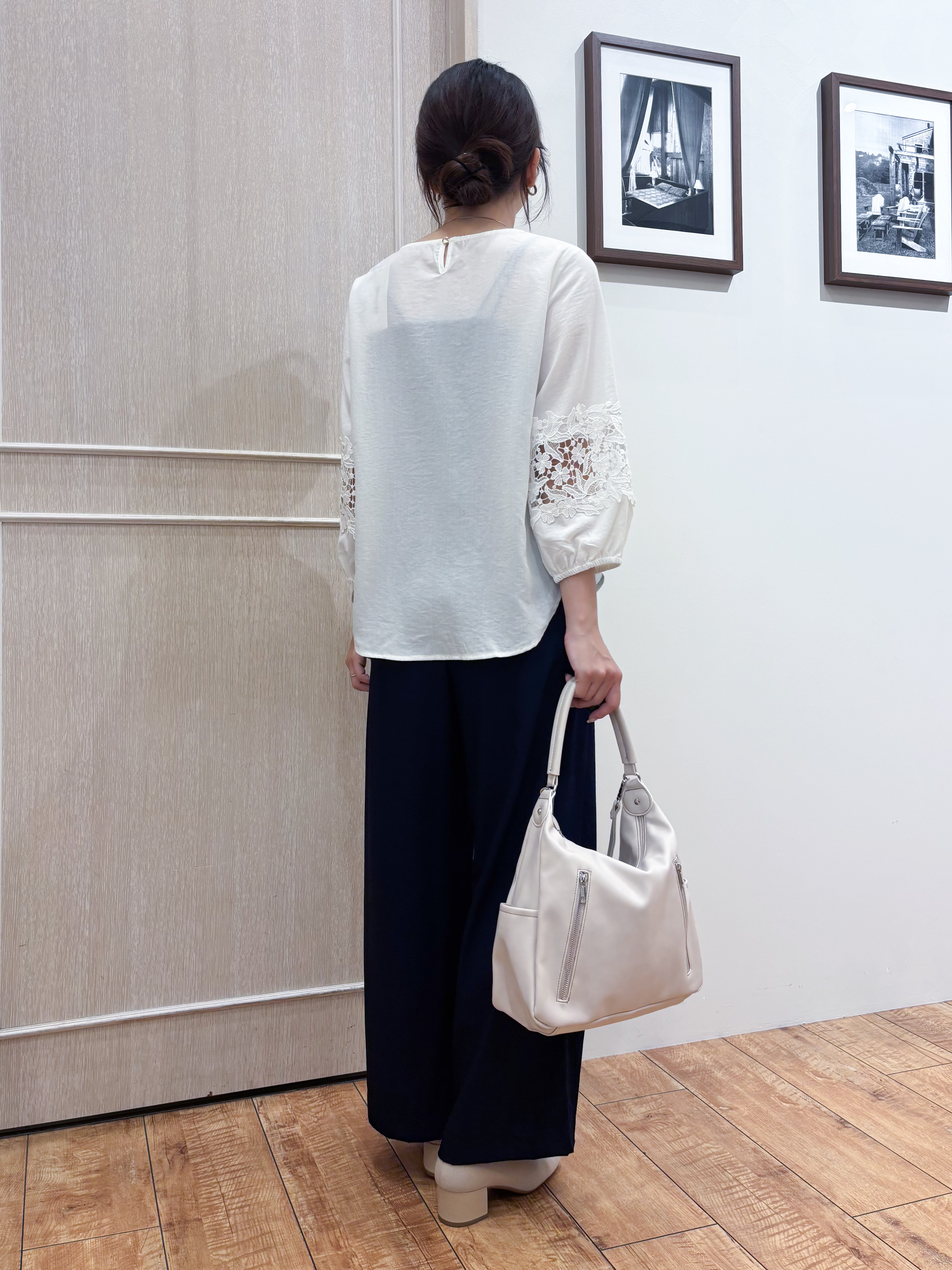 なみさんの「SHOO･LA･RUE｜【洗濯機可/S-LL/洗濯後しわになりにくい】刺繍レースで高見え インせず決まる主役ブラウス」を使ったコーディネート