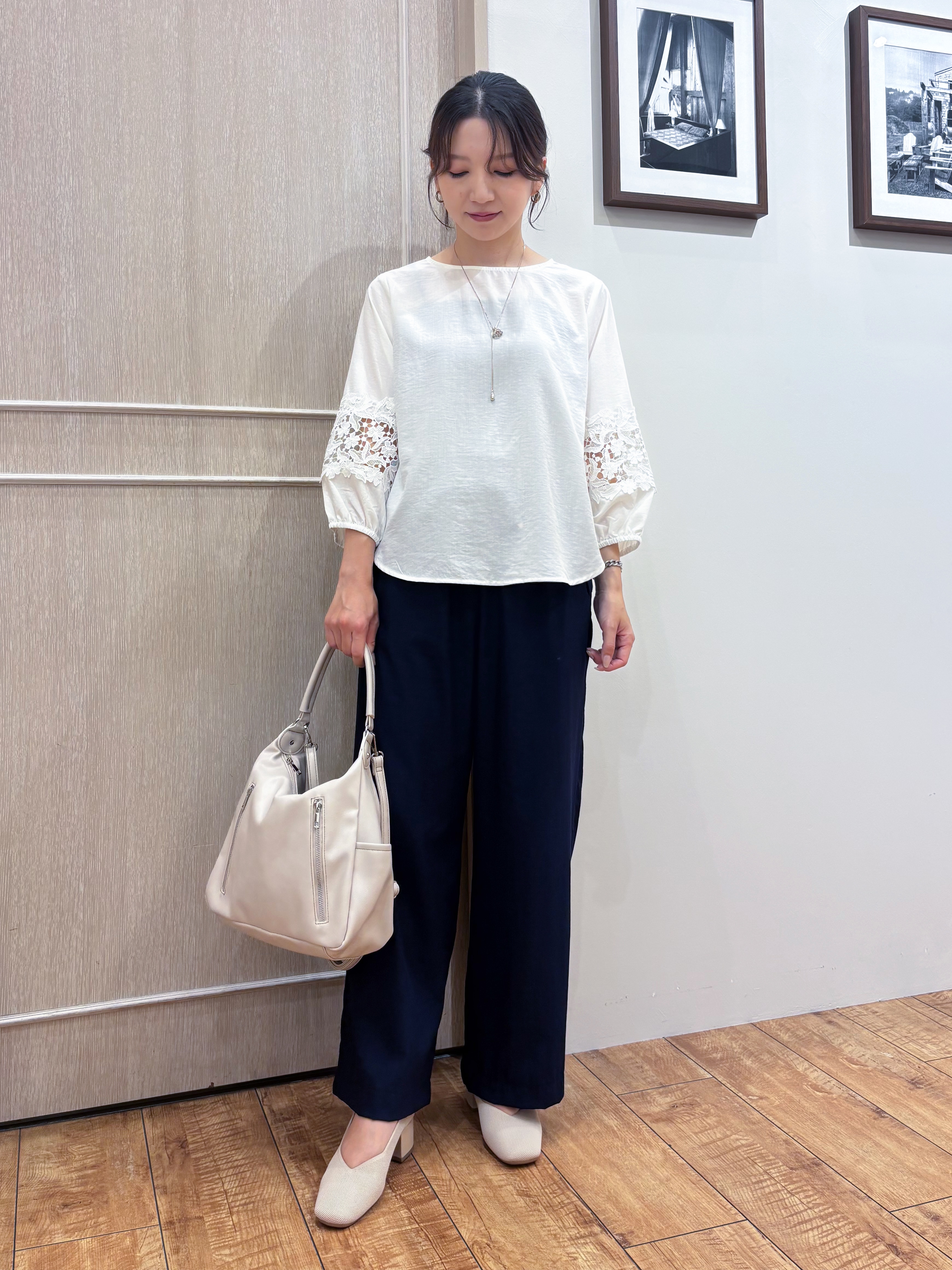 なみさんの「SHOO･LA･RUE｜【洗濯機可/S-LL/洗濯後しわになりにくい】刺繍レースで高見え インせず決まる主役ブラウス」を使ったコーディネート