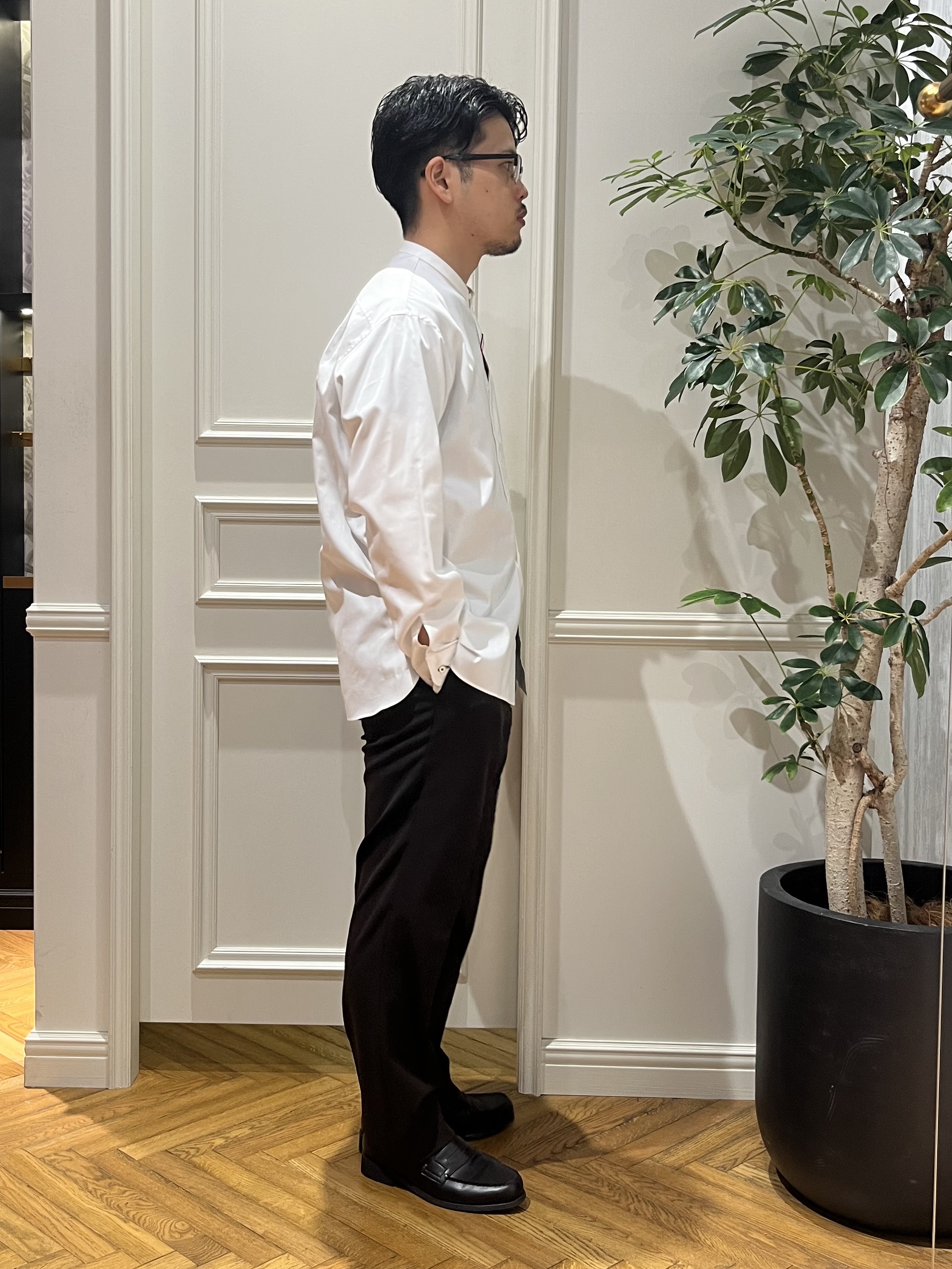 Tokuさんの「DRESSTERIOR｜【日本製】バンドカラー高密度ツイルシャツ」を使ったコーディネート
