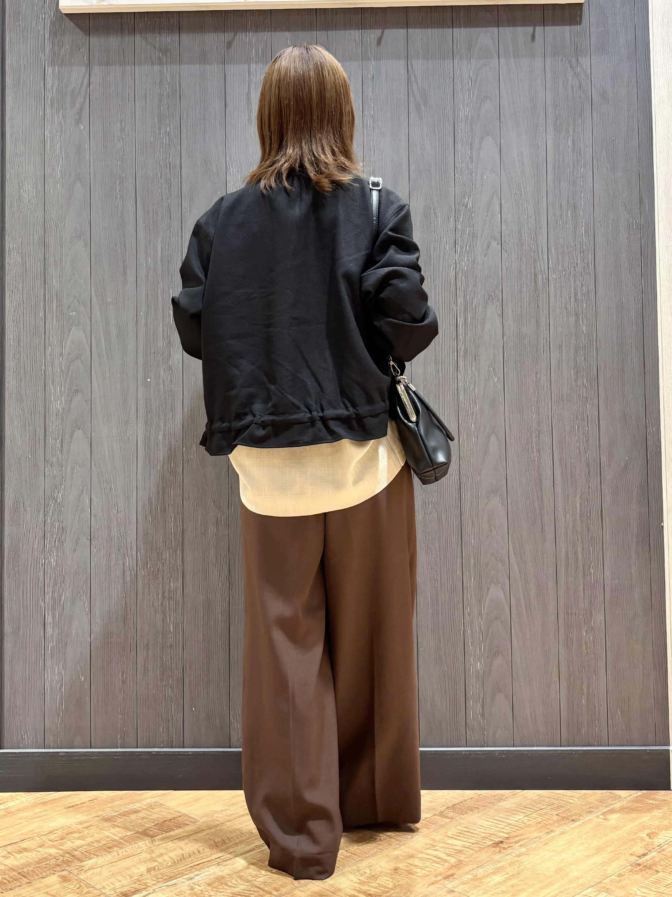 meiさんの「SHOO･LA･RUE｜【洗濯後しわになりにくい/S-LL】裾ドロストフリルブルゾン」を使ったコーディネート