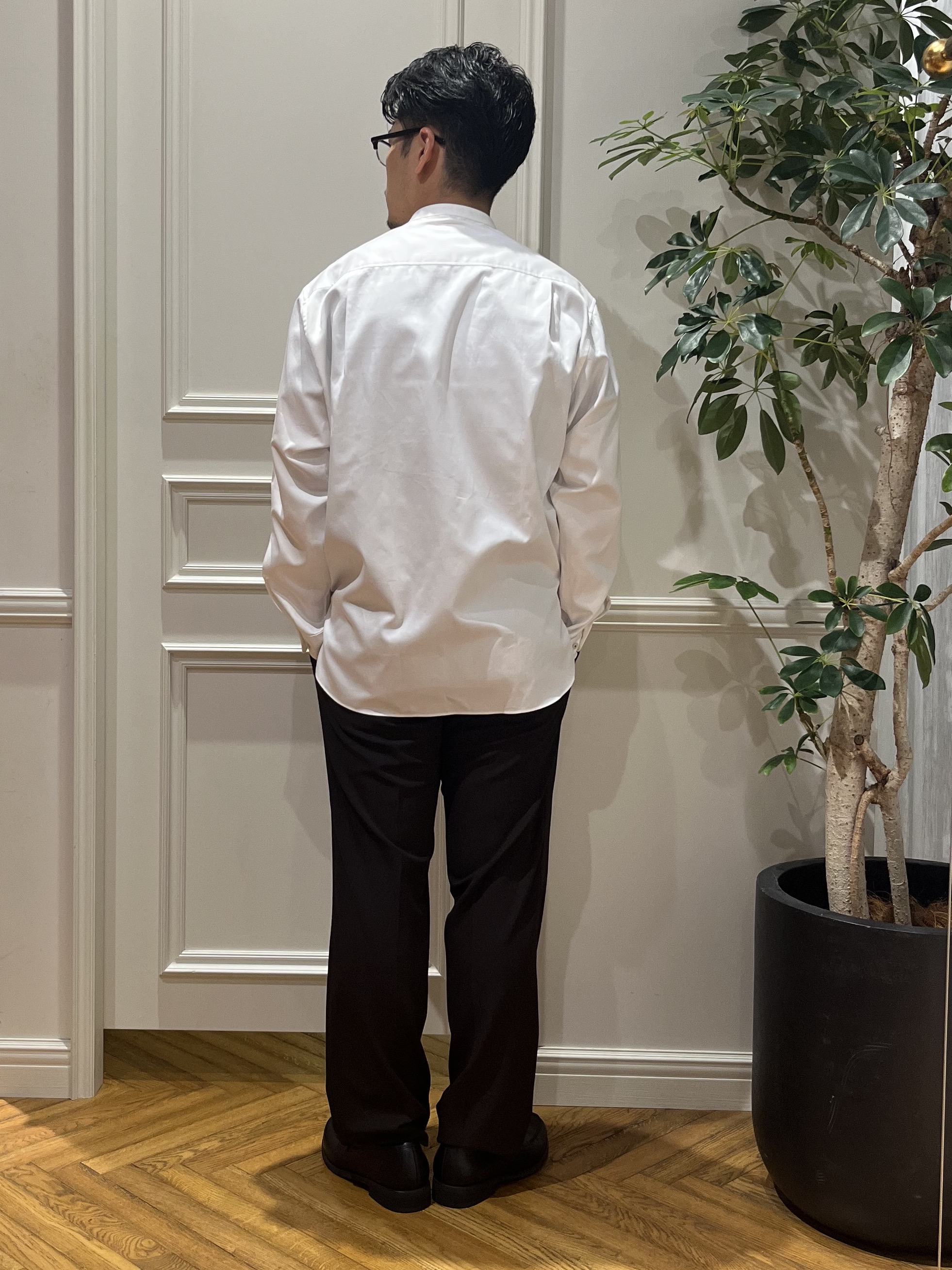 Tokuさんの「DRESSTERIOR｜【日本製】バンドカラー高密度ツイルシャツ」を使ったコーディネート