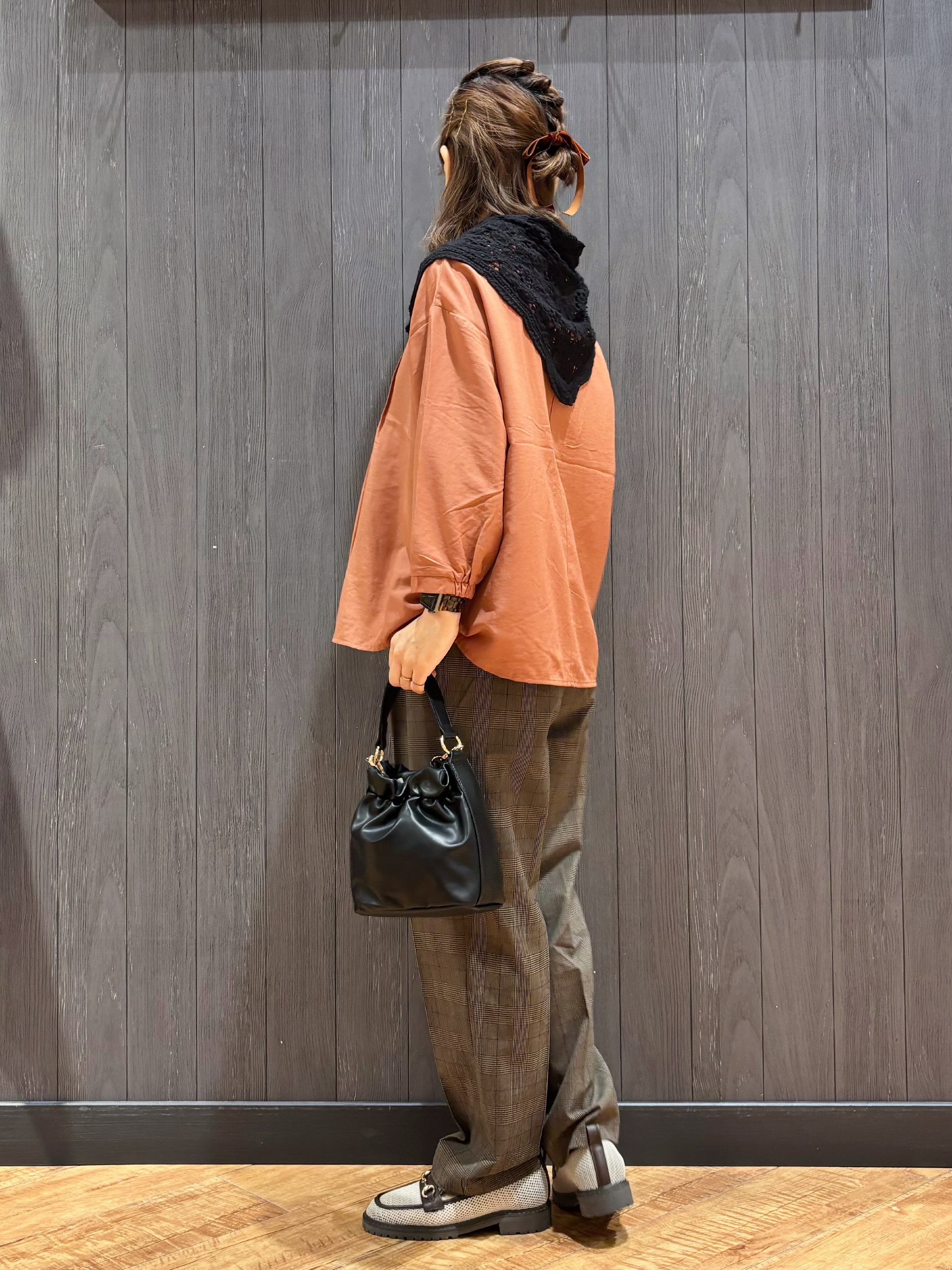 meiさんの「SHOO･LA･RUE｜【S-LL/洗濯機可】1枚で華やかに フロントレース7分袖ブラウス」を使ったコーディネート