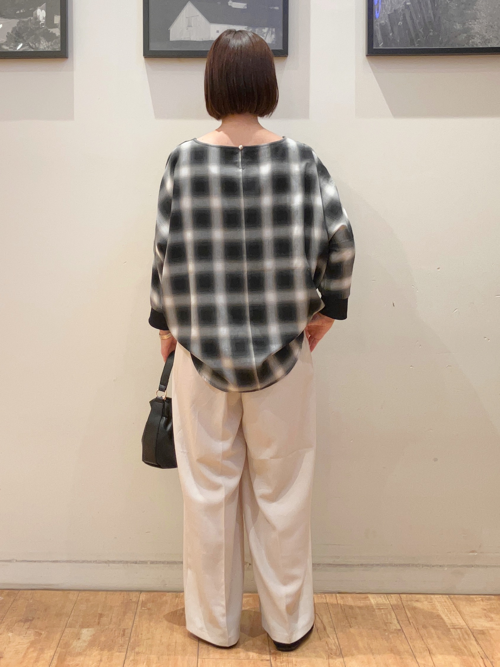 momoharuさんの「SHOO･LA･RUE｜【着丈選べる/洗濯後しわになりにくい】インせず着られる ドルマンブラウス」を使ったコーディネート