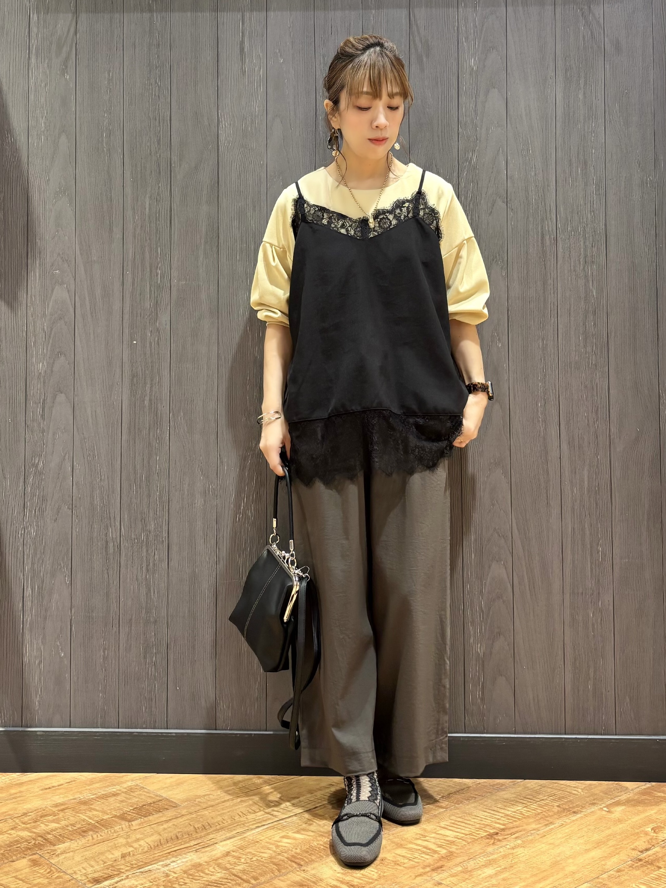 meiさんの「SHOO･LA･RUE｜【着丈選べる/2点セット】ネックレス付き やわらか8分袖ブラウス」を使ったコーディネート
